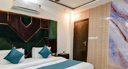 Hotel Double RR Near New Delhi Railway station & Connaught Place Room Type - Comfort Triple Bed Hotel Double RR Near New Delhi Railway station & Connaught Place Room Type - Comfort Triple Bed