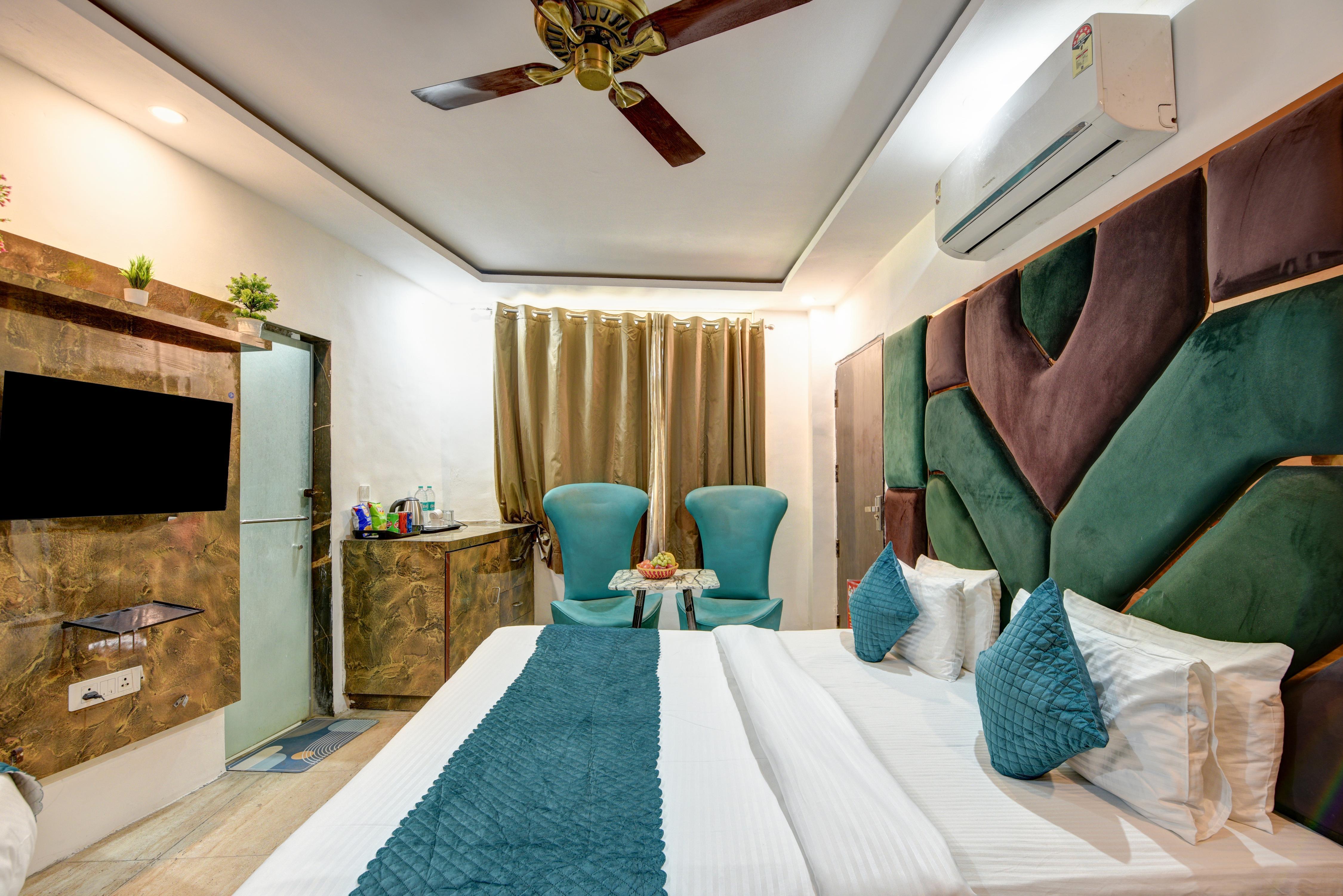 Hotel Double RR Near New Delhi Railway station & Connaught Place