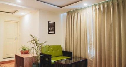 Dojee's - The Floral Boutique Stay by Dal Lake Room Type - Lake View Premium Room
