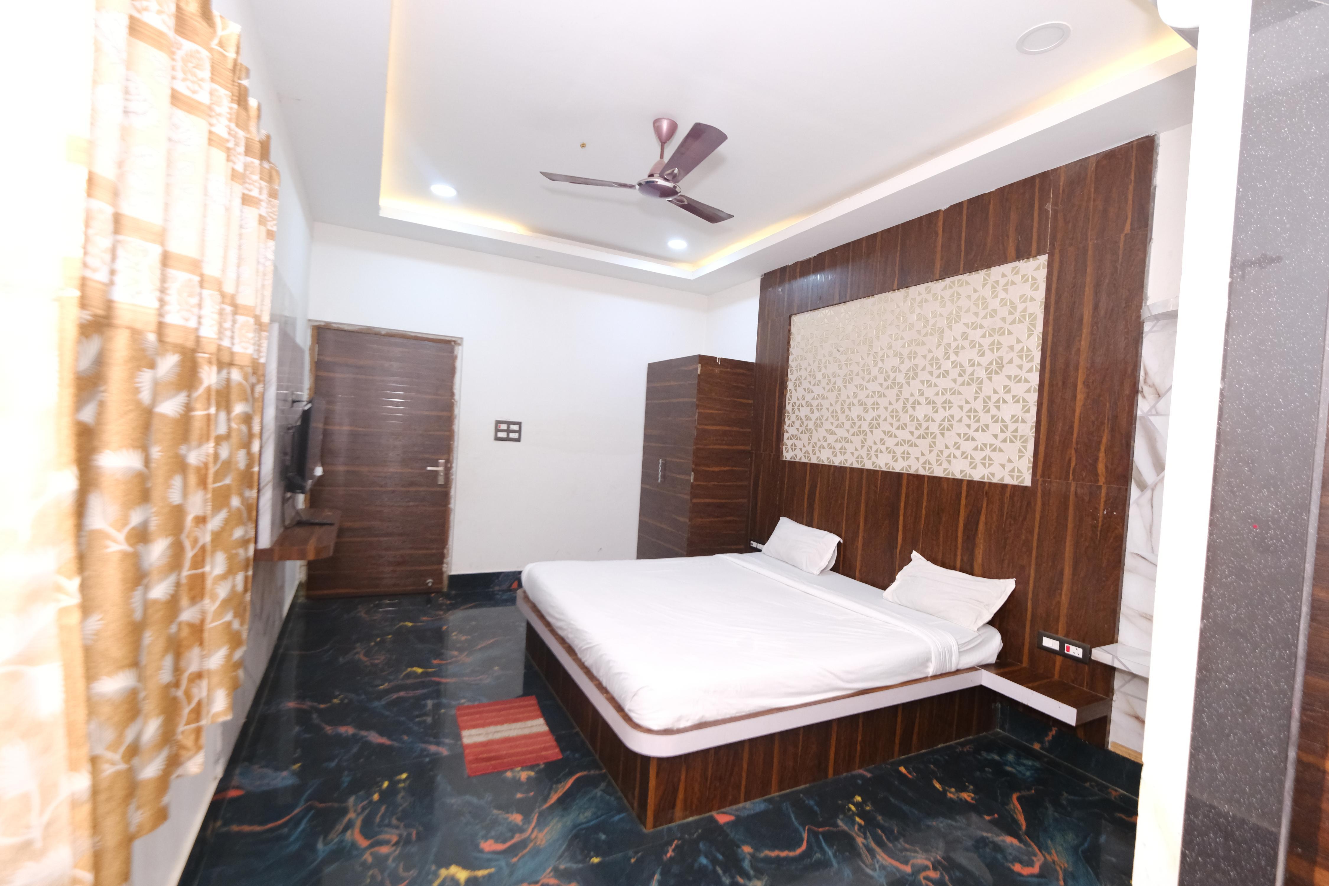 HOTEL KAMALA - Tap to explore photos