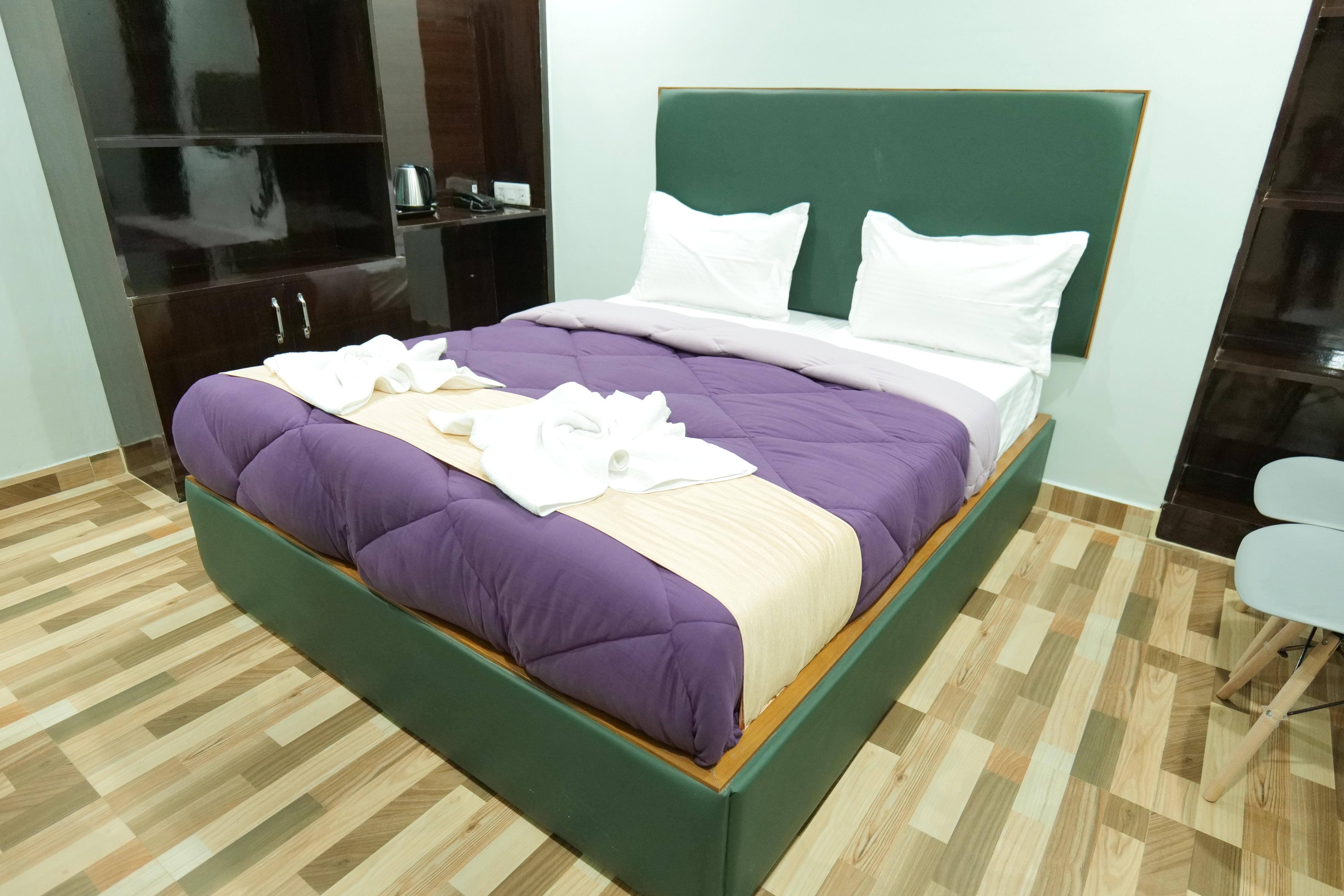 Hotel HK Regency - Tap to explore photos