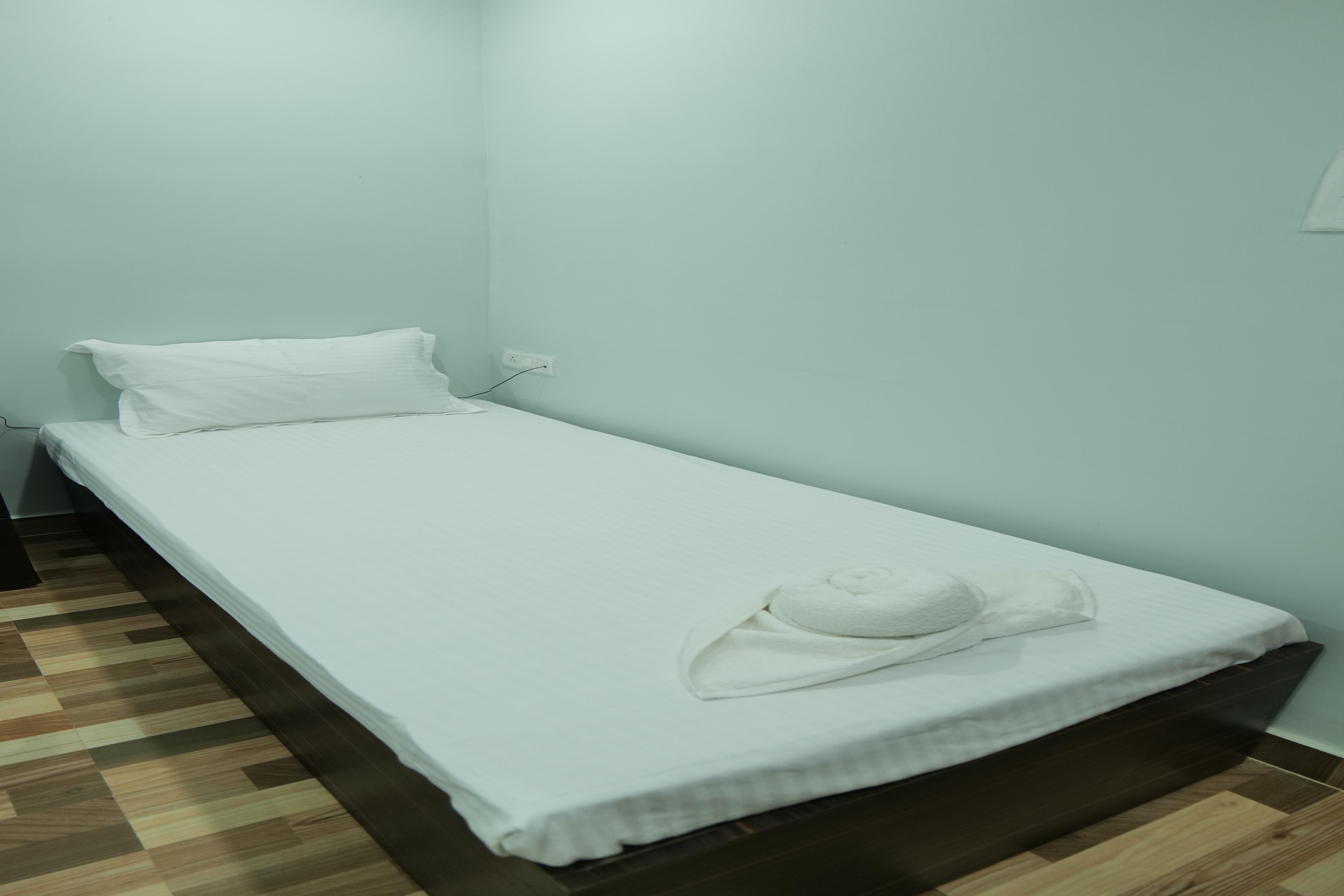 Hotel HK Regency Room Type - Twin Room