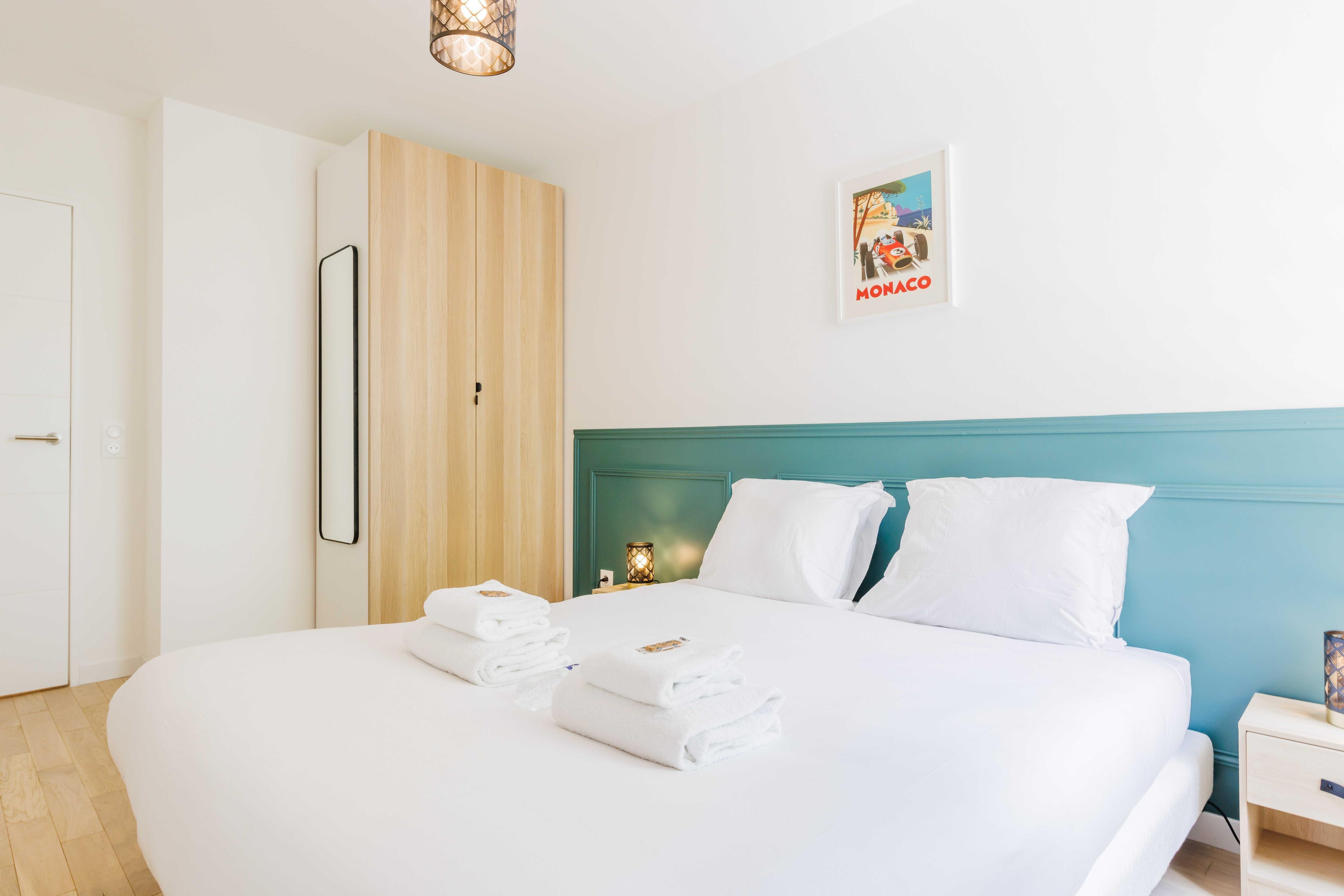Modern apartment - 2BR/5P - Puces de Saint-Ouen - Tap to explore photos