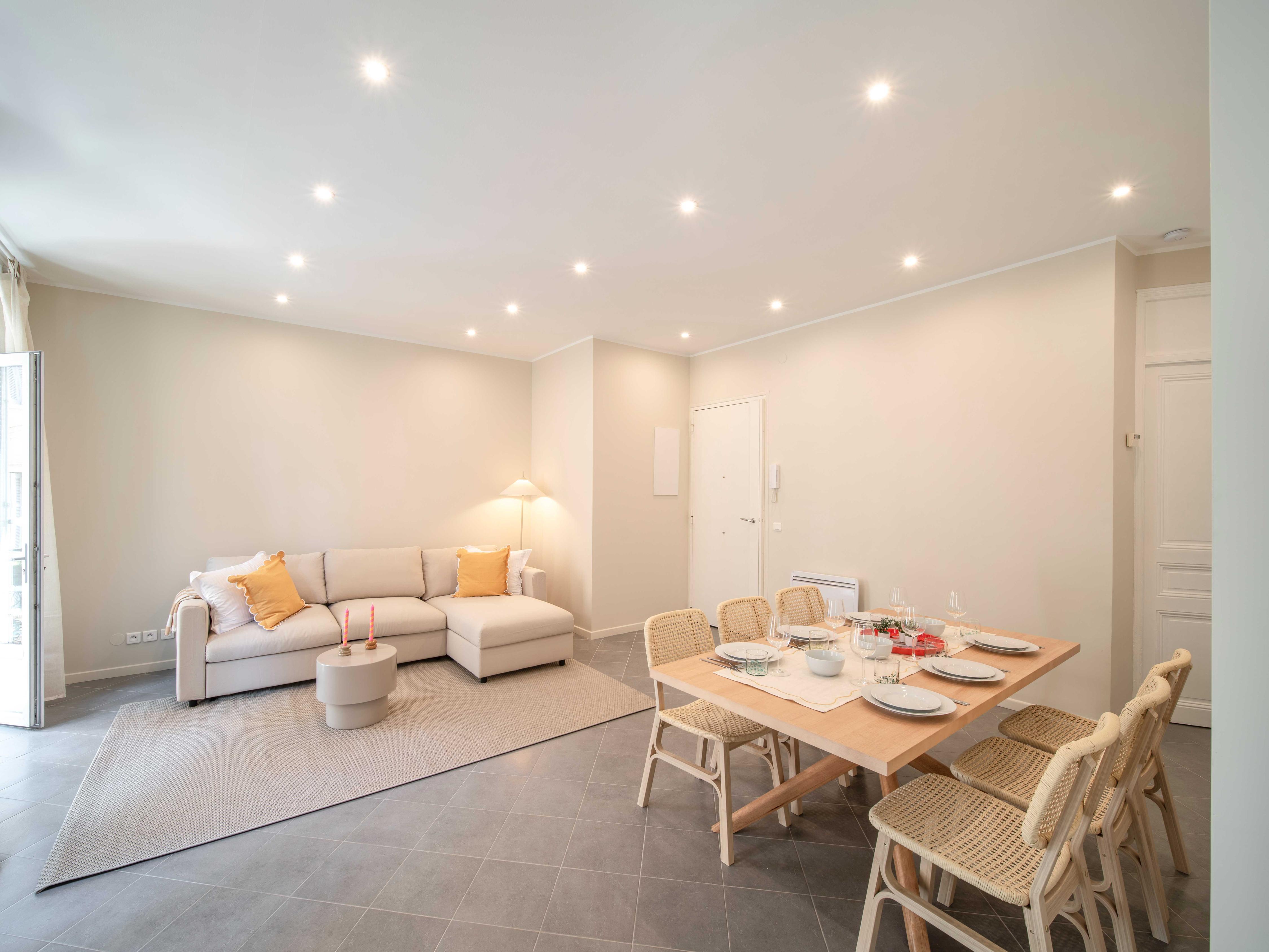 Quiet and luxurious apartment - Cannes Center - Tap to explore photos