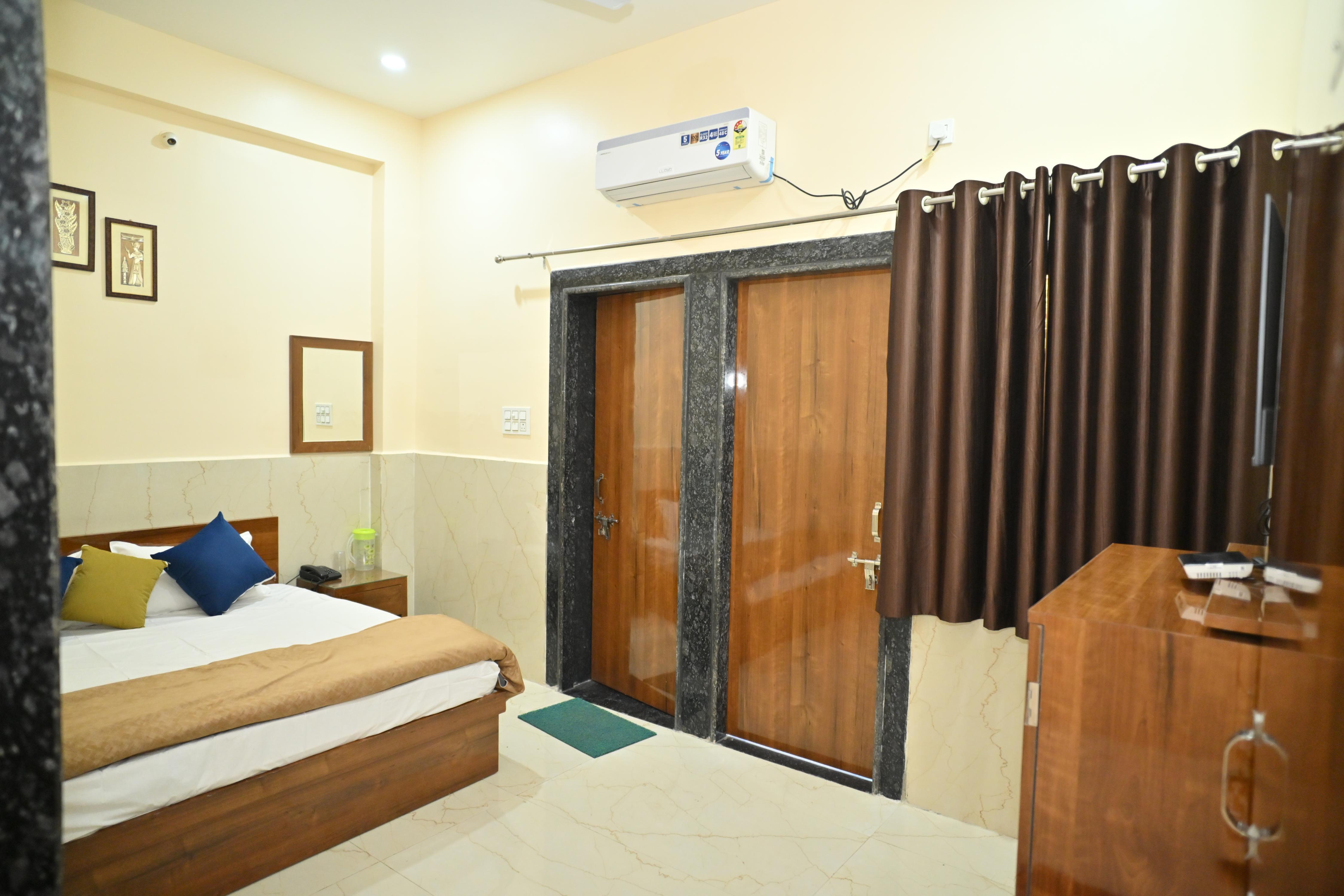 Hotel GPS Inn - Tap to explore photos