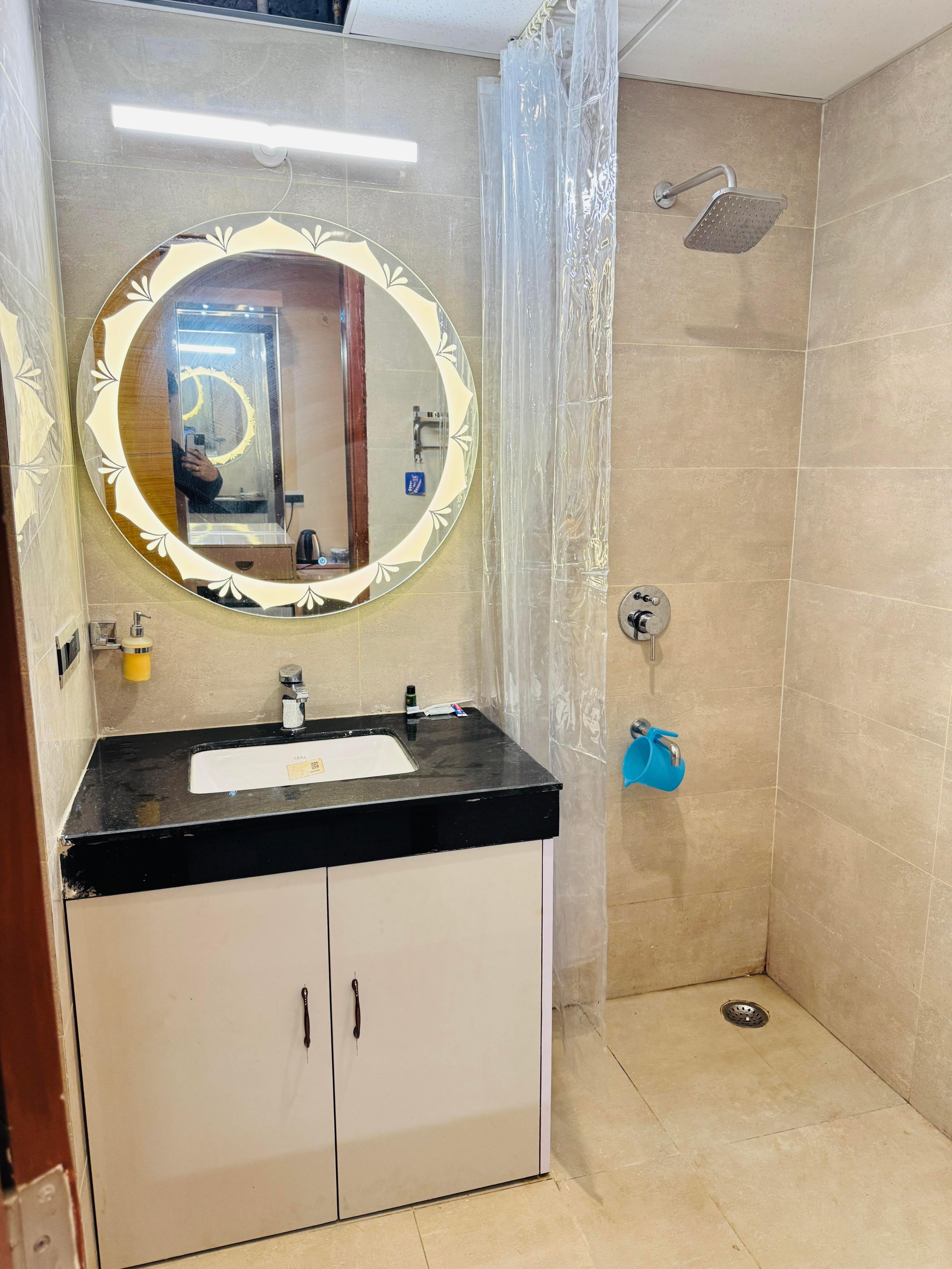 Moonlight Luxury Stay - Tap to explore photos