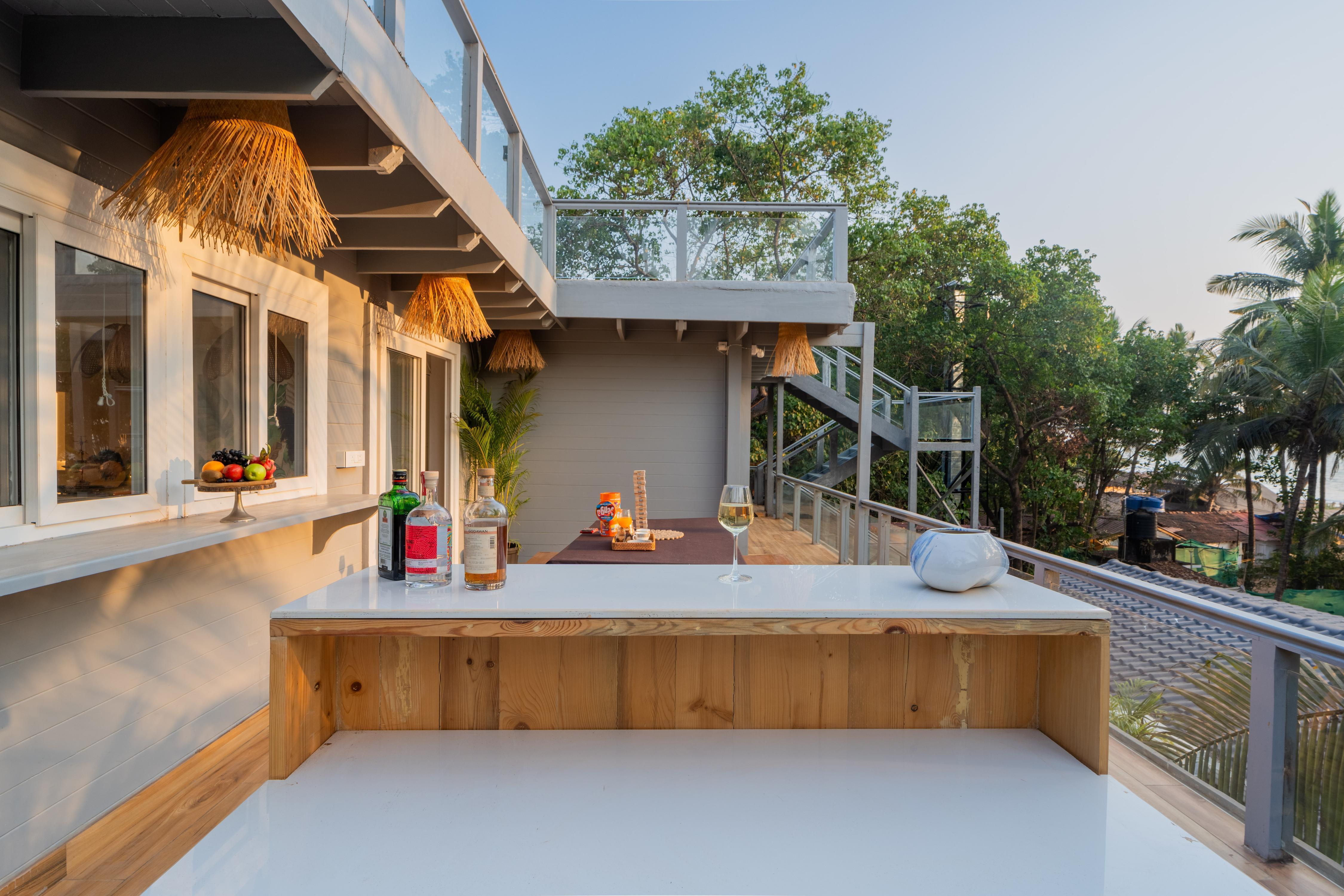 Beachfront 3 BHK Retreat with Gazebo |10m from Ashwem Beach