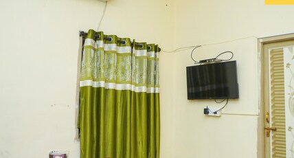 Bacpack Monkey Home Stays Room Type - the family lovely nest