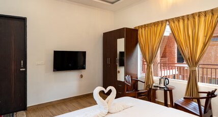 Eden Ember Castle Room Type - Premium Room
