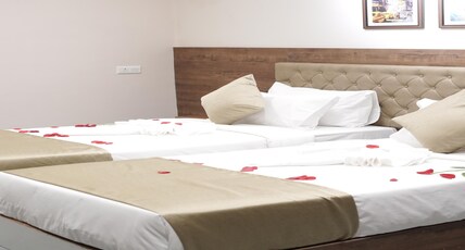 Seaking Suits Room Type - Delux Twin Bed Room