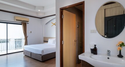 Arawana Regency North Pattaya Room Type - Deluxe Corner King Room Arawana Regency North Pattaya Room Type - Deluxe Corner King Room