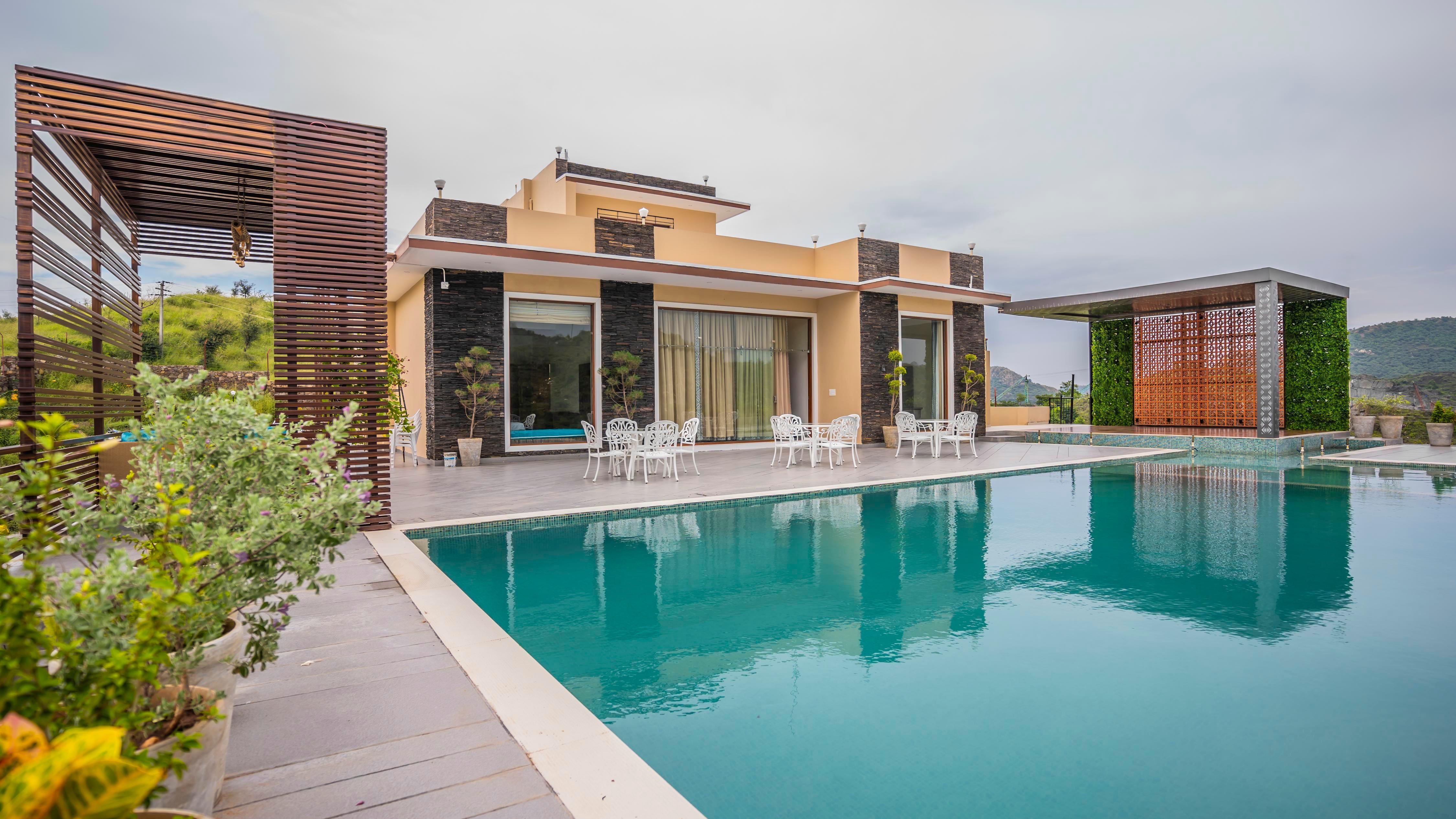 TapoBhoomi - A 4BHK Luxuries Pool & Farm Stay