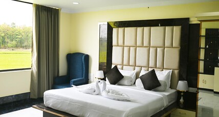 BARGA FOREST INN Room Type - Suite Room (Double occupancy )