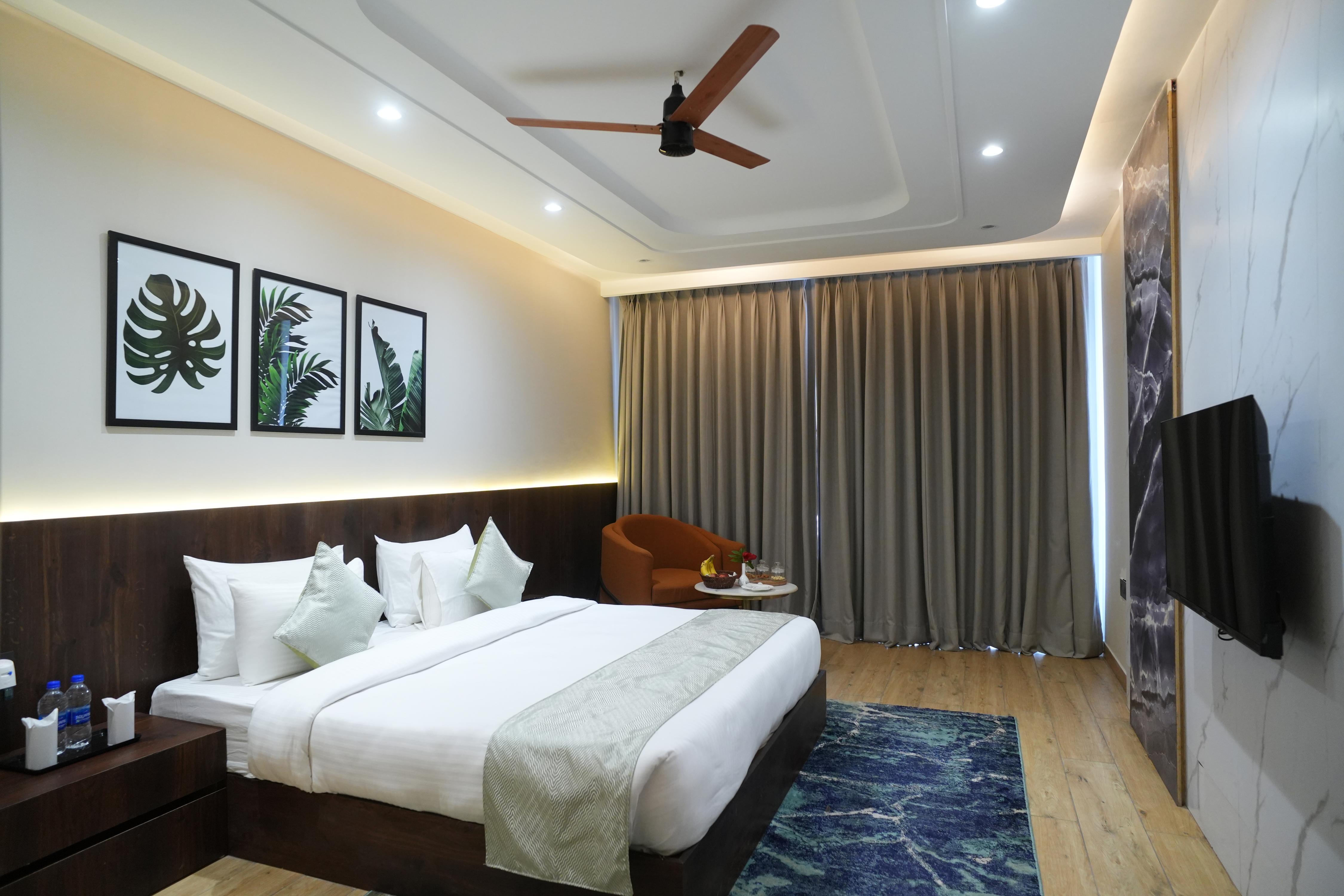 Q Nest  Hotel Cloud End Lansdowne Room Type - Premium Room Valley View with Balcony