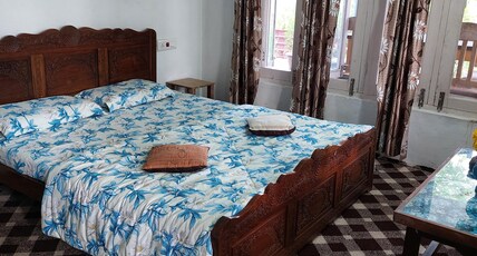 Jalla's Residence Room Type - Standard Room