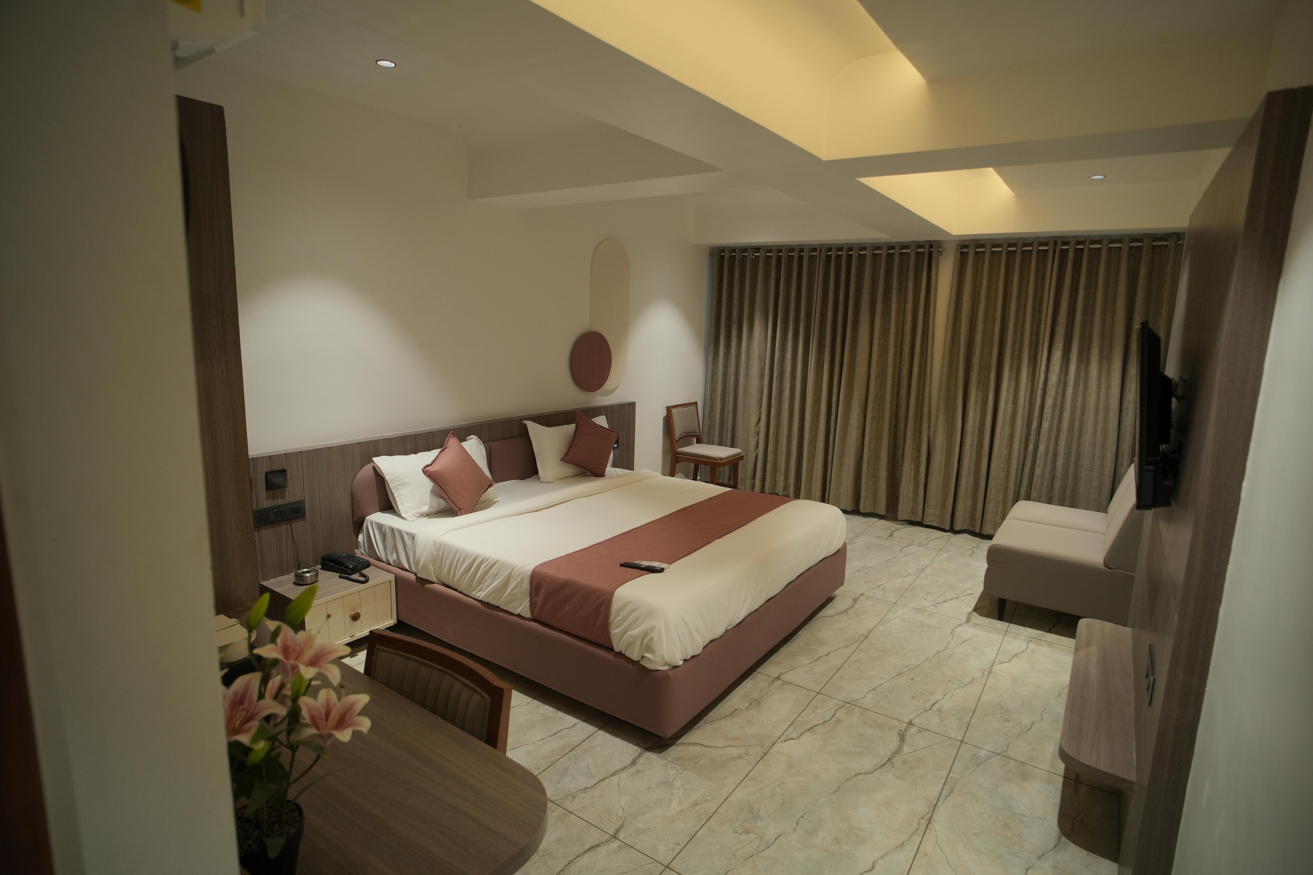 Hotel The Grand View,Gandhinagar Room Type - ELEGANCE ROOM