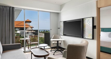 Hilton Garden Inn Bali Nusa Dua Room Type - KING DELUXE SUITE