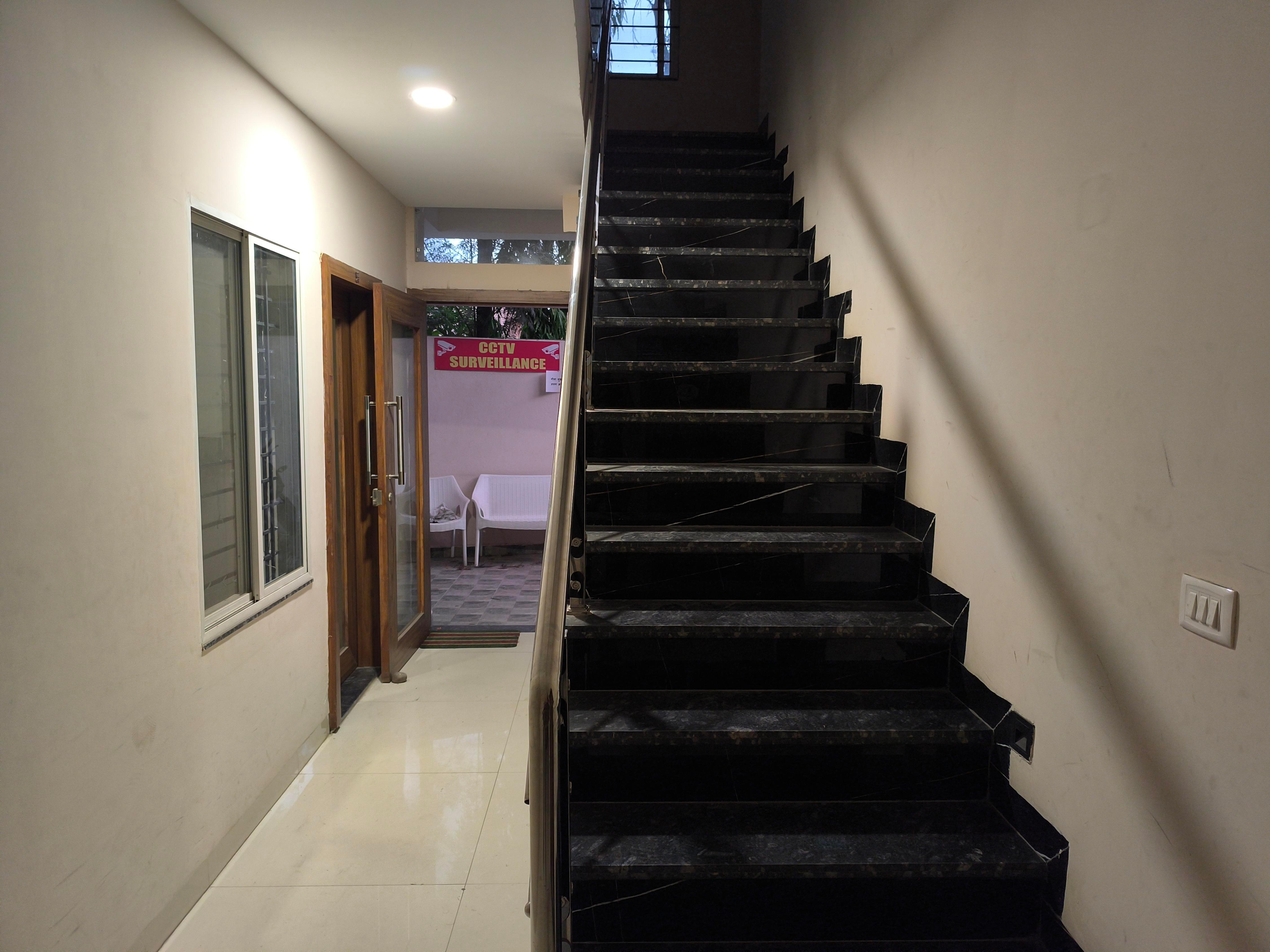 Orraica Stays Standard Living - Tap to explore photos
