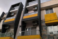 Orraica Stays Standard Living