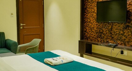 Hotel Ashraya Inn Room Type - Executive AC Room