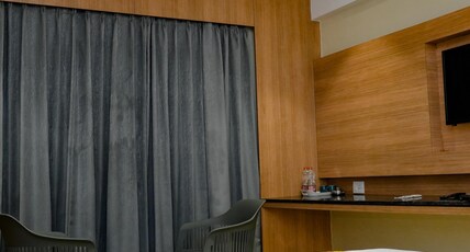 Hotel Ashraya Inn Room Type - Deluxe AC Room