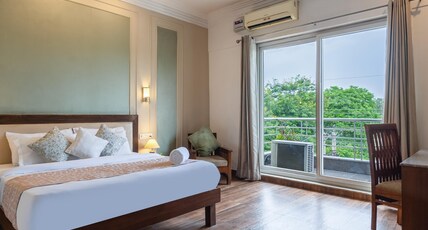 Vamsor Heights Gurgaon| Near Huda/Fortis/Max Room Type - Premier Room with Private Balcony Vamsor Heights Gurgaon| Near Huda/Fortis/Max Room Type - Premier Room with Private Balcony