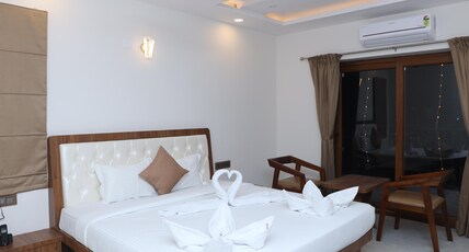 shree durga paradise Room Type - double deluxe room