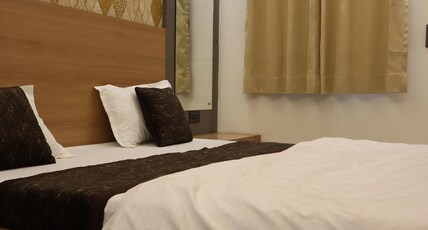 HOTEL VATIKA ROYAL Room Type - Deluxe Room