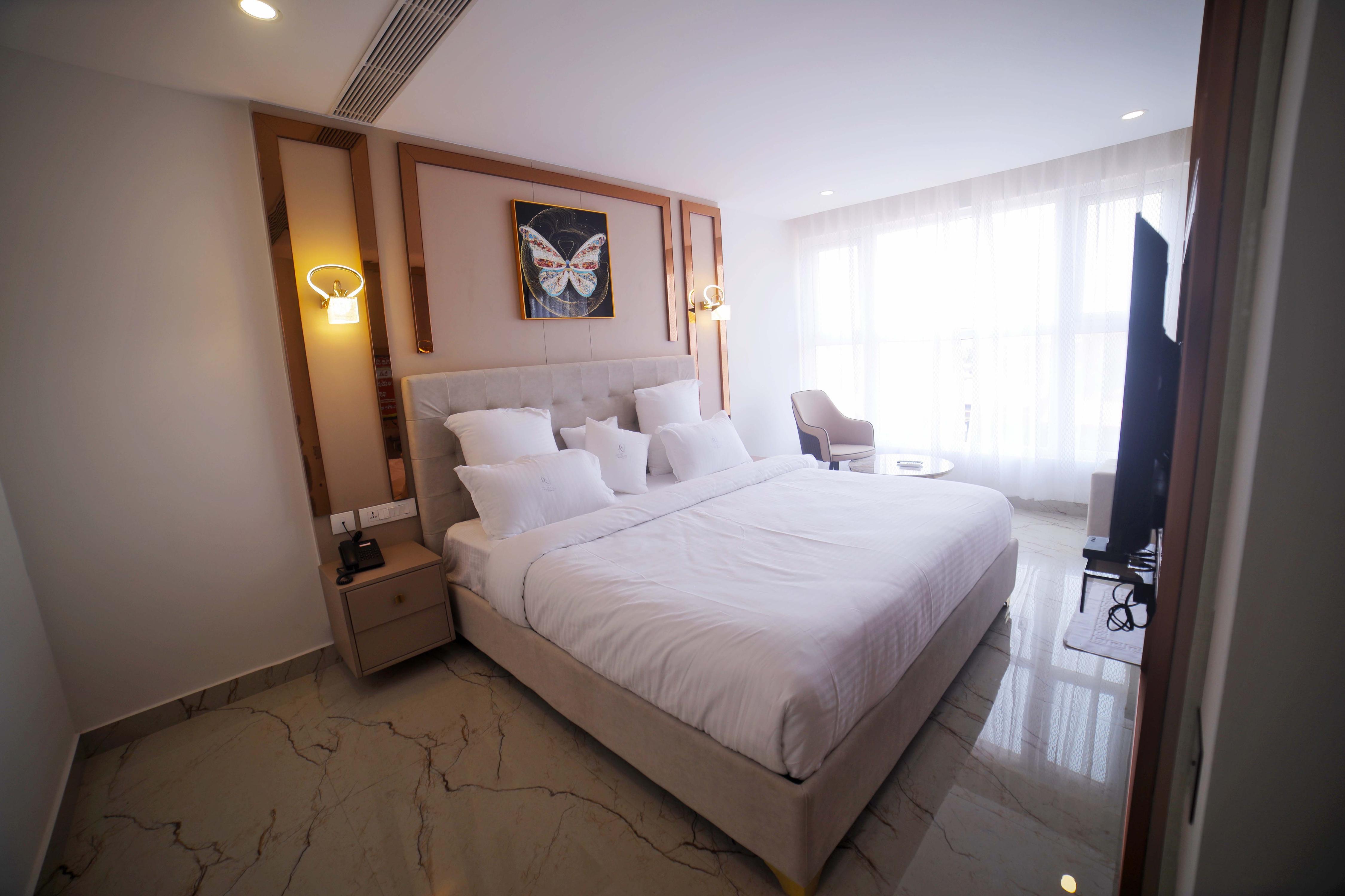 Radiant Star Suites Room Type - Premium Room AC with Balcony