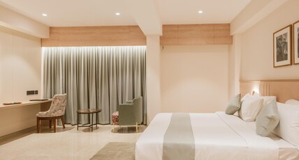 Loft Business Hotel Room Type - Superior Deluxe Room