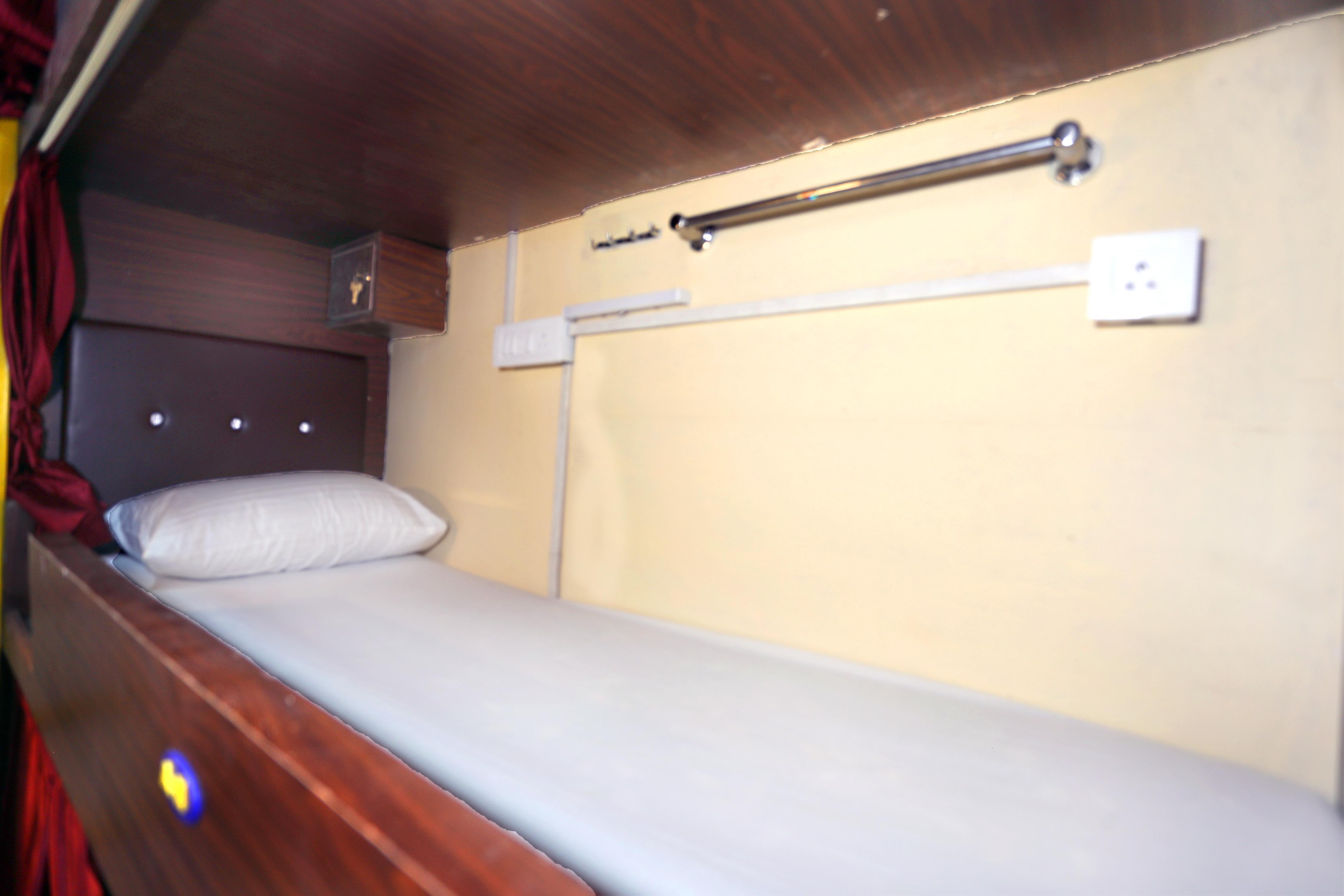 Mango Goregaon Hostel & PG - Tap to explore photos