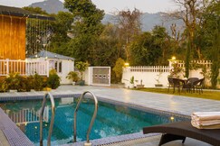 Breezy Hill Retreat 3 BHK Cottage with Pool & Garden