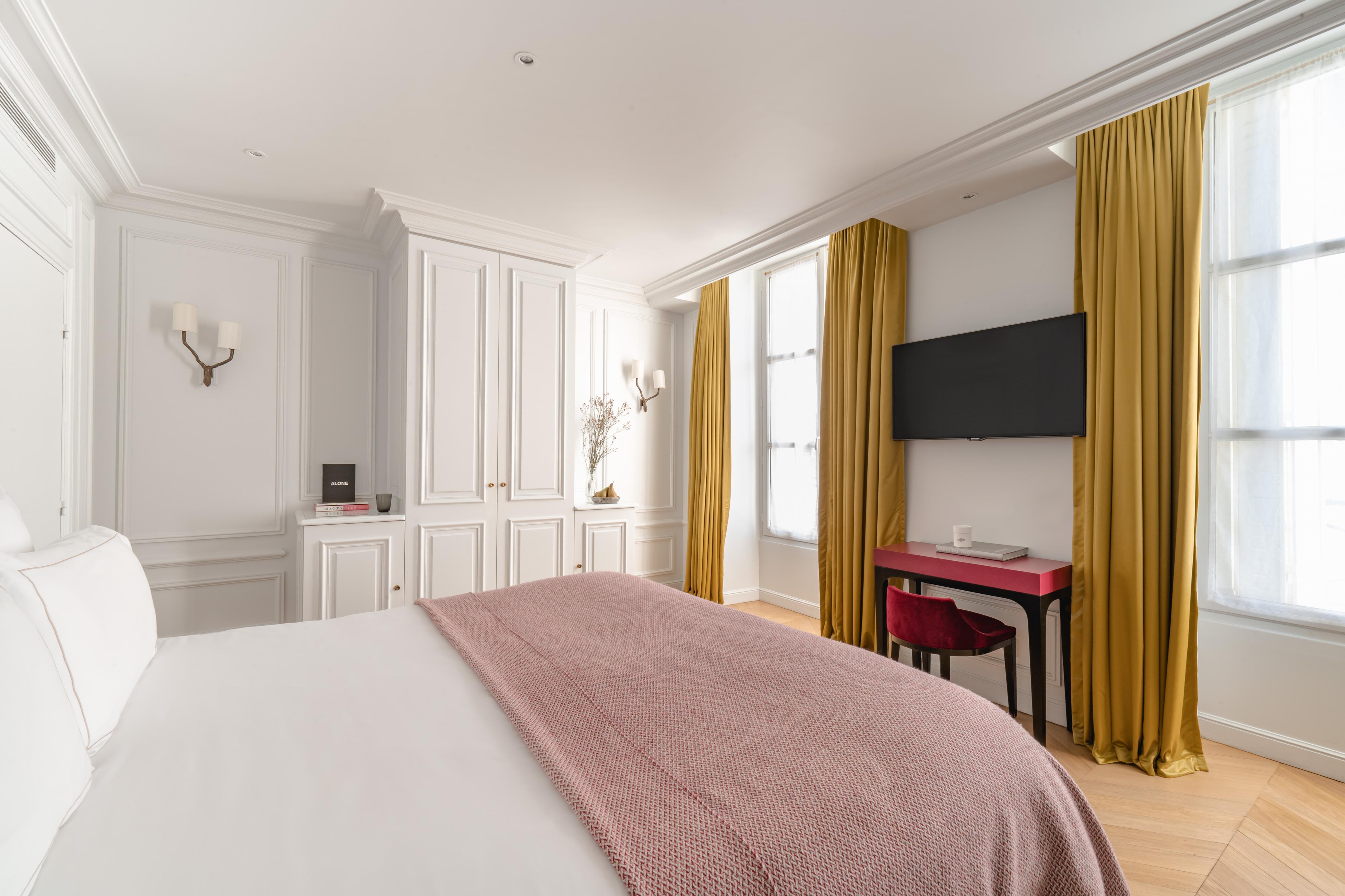 Bourgogne & Montana Hotel - Tap to explore photos