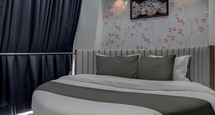 Hotel Paris Plaza Room Type - Round Bed Room