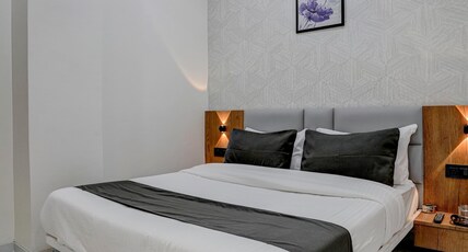 Hotel Paris Plaza Room Type - Deluxe Room