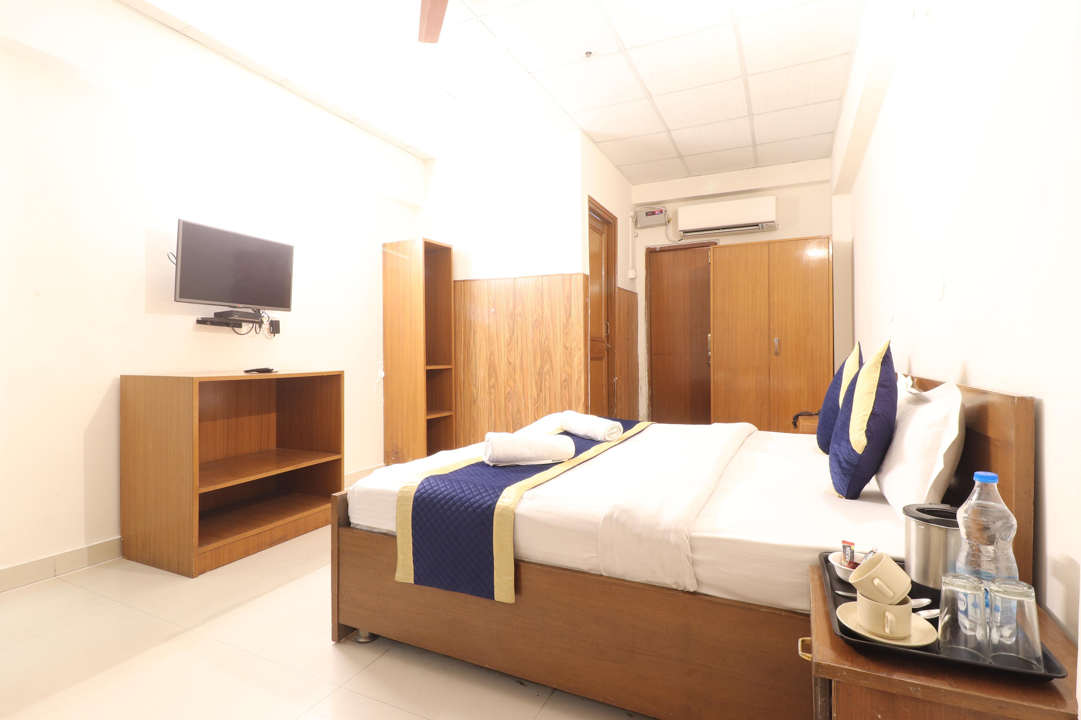 Hotel KRB Paradise @ ISBT Room Type - DELUXE AC ROOM