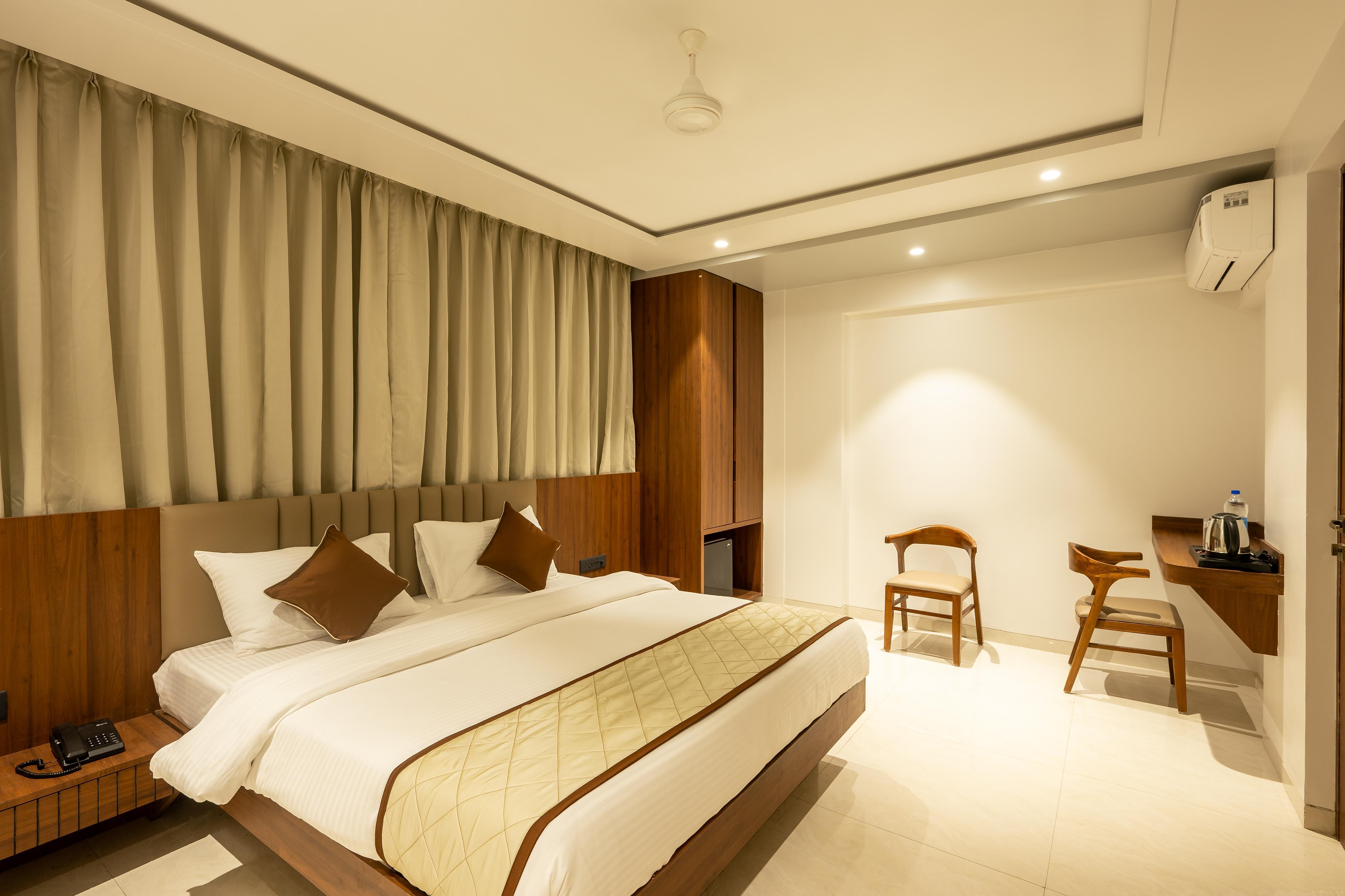 Diora Inn - Bavdhan
