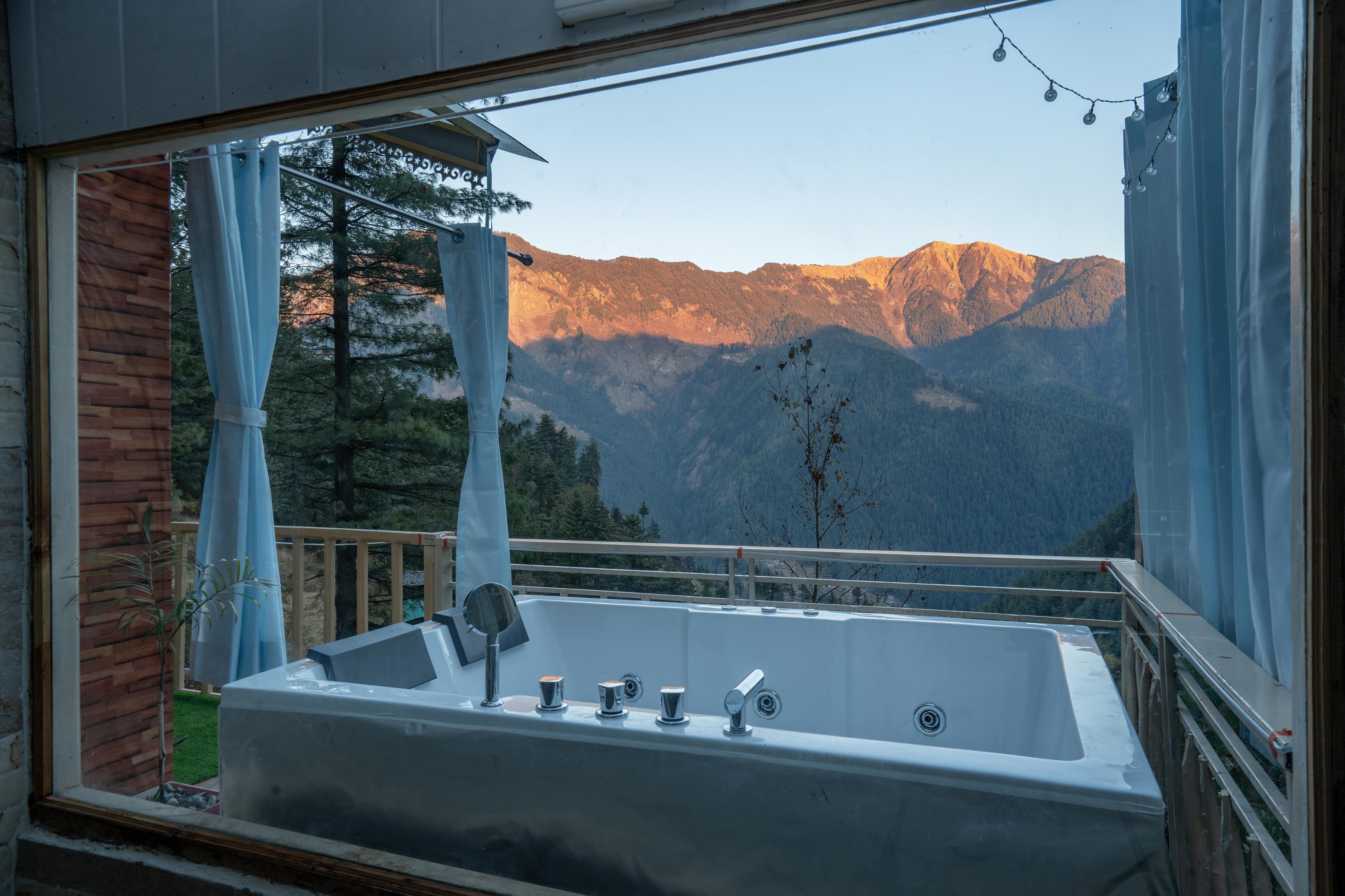Soothing Jacuzzi Nest By Bastiat Stays - Tap to explore photos
