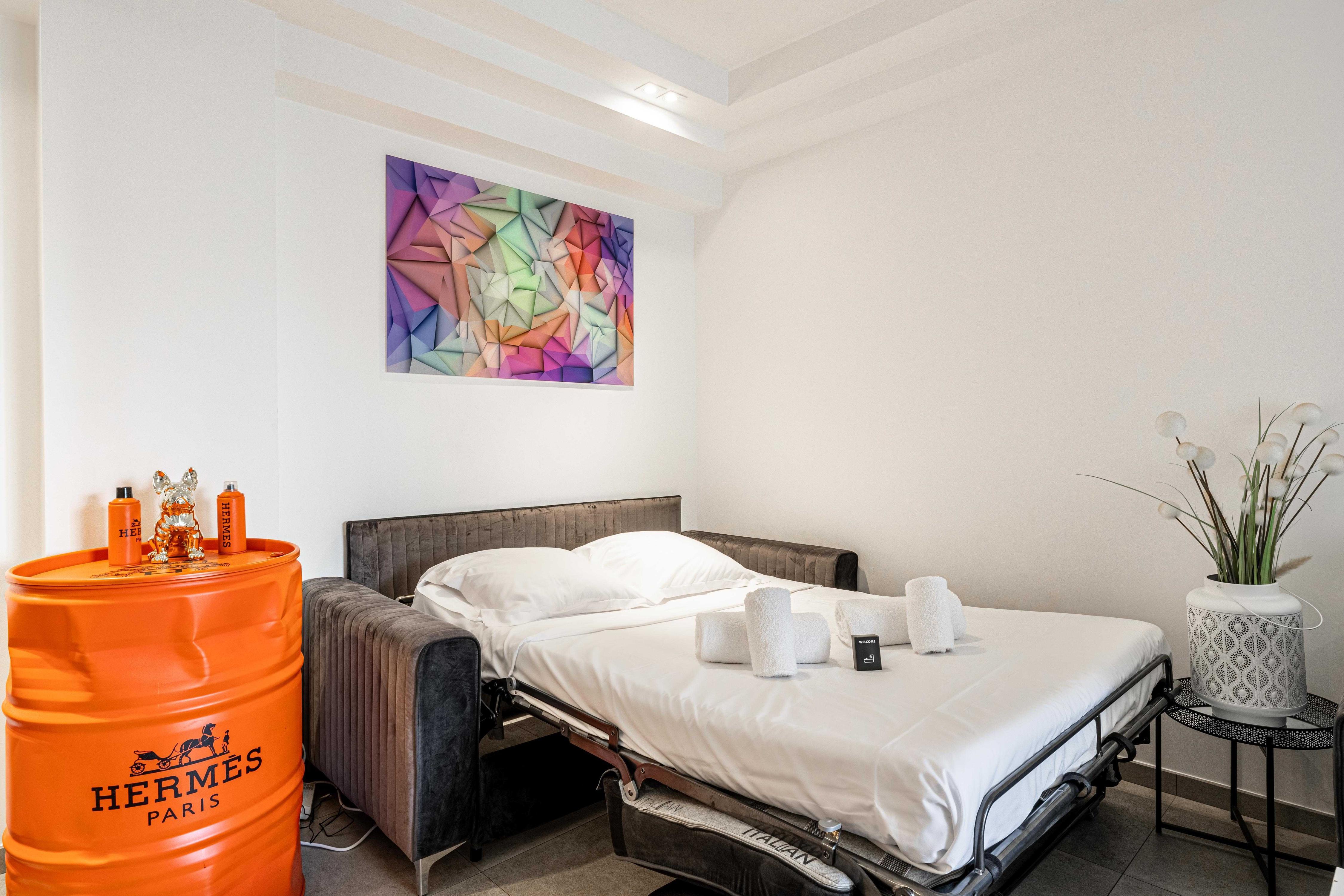 Modern 1 bedrm apt with balcony - Cannes/Croisette - Tap to explore photos