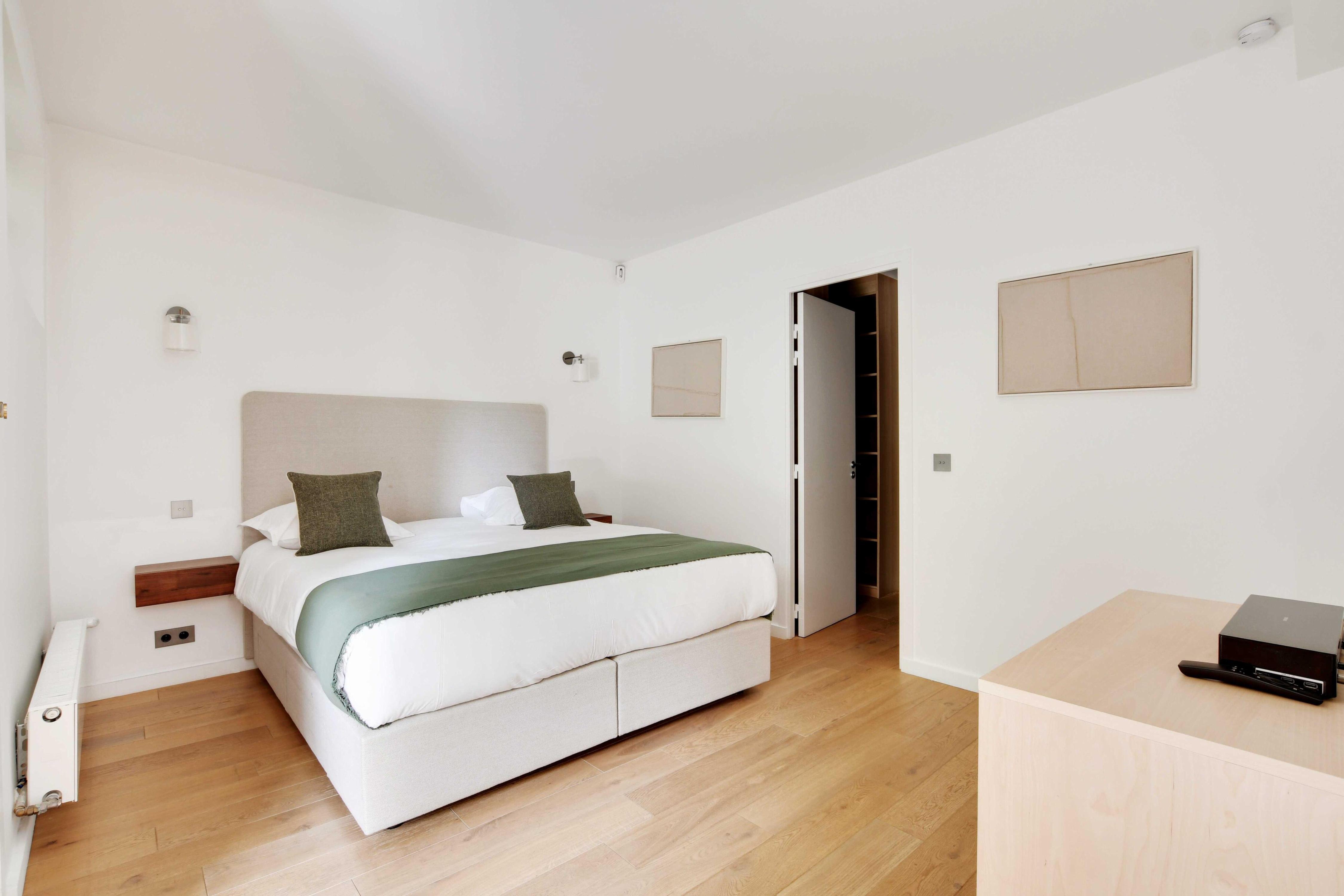 Passy / Eiffel Tower - Amazing 2BR with garden - Tap to explore photos