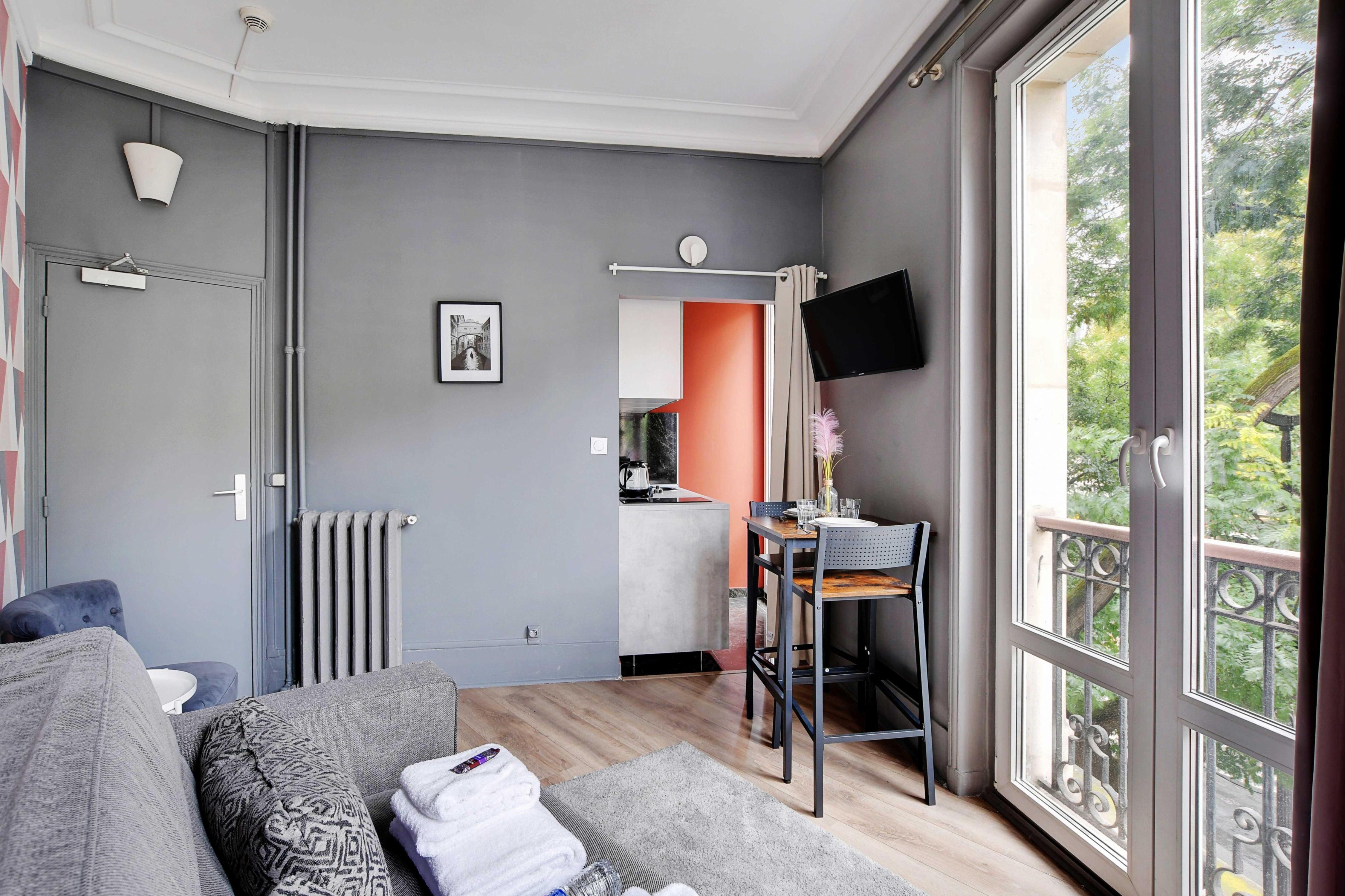 Peaceful studio - 2P - Near the Canal Saint-Martin - Tap to explore photos