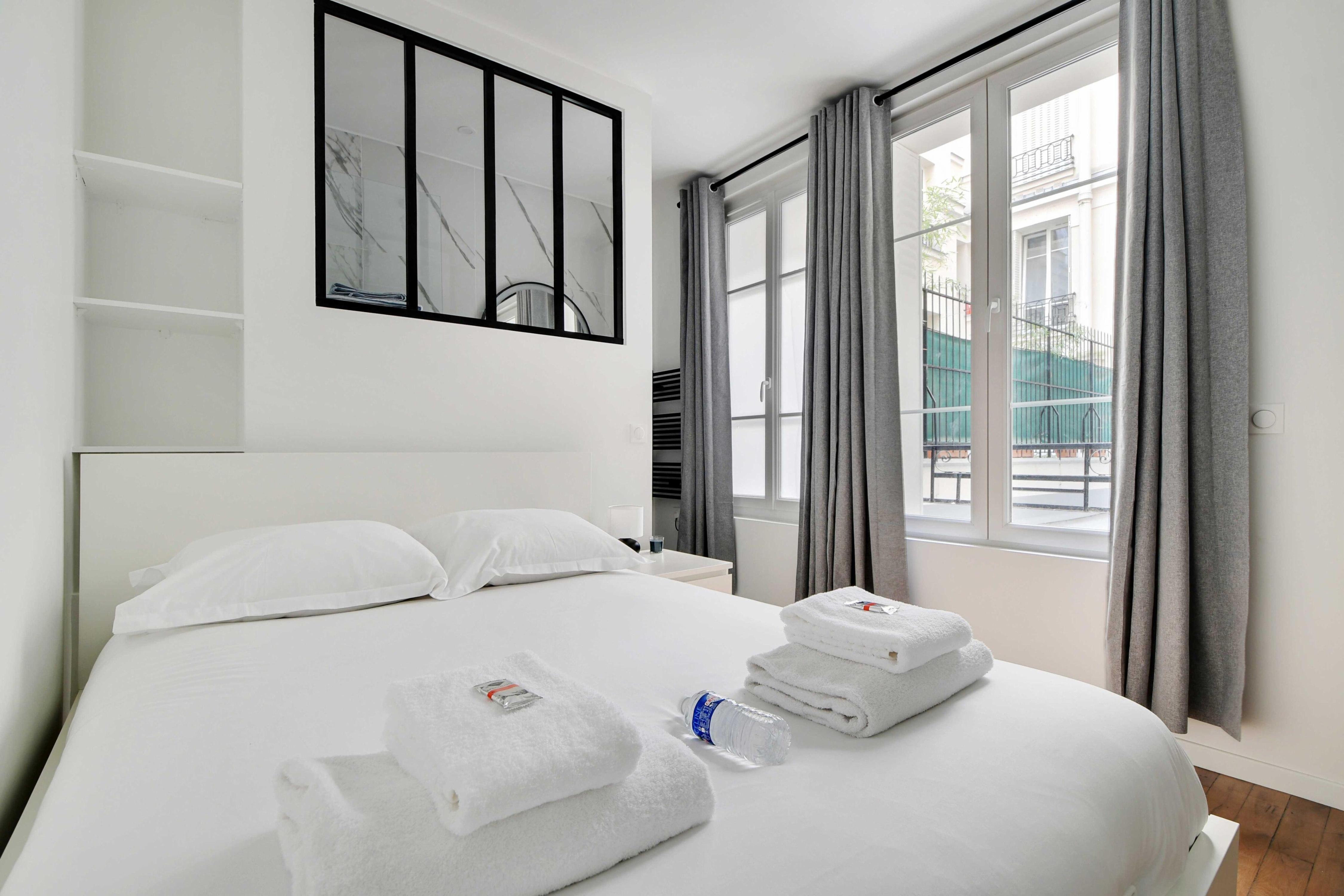 Charming apartment -1BR-4P- Gare Montparnasse - Tap to explore photos