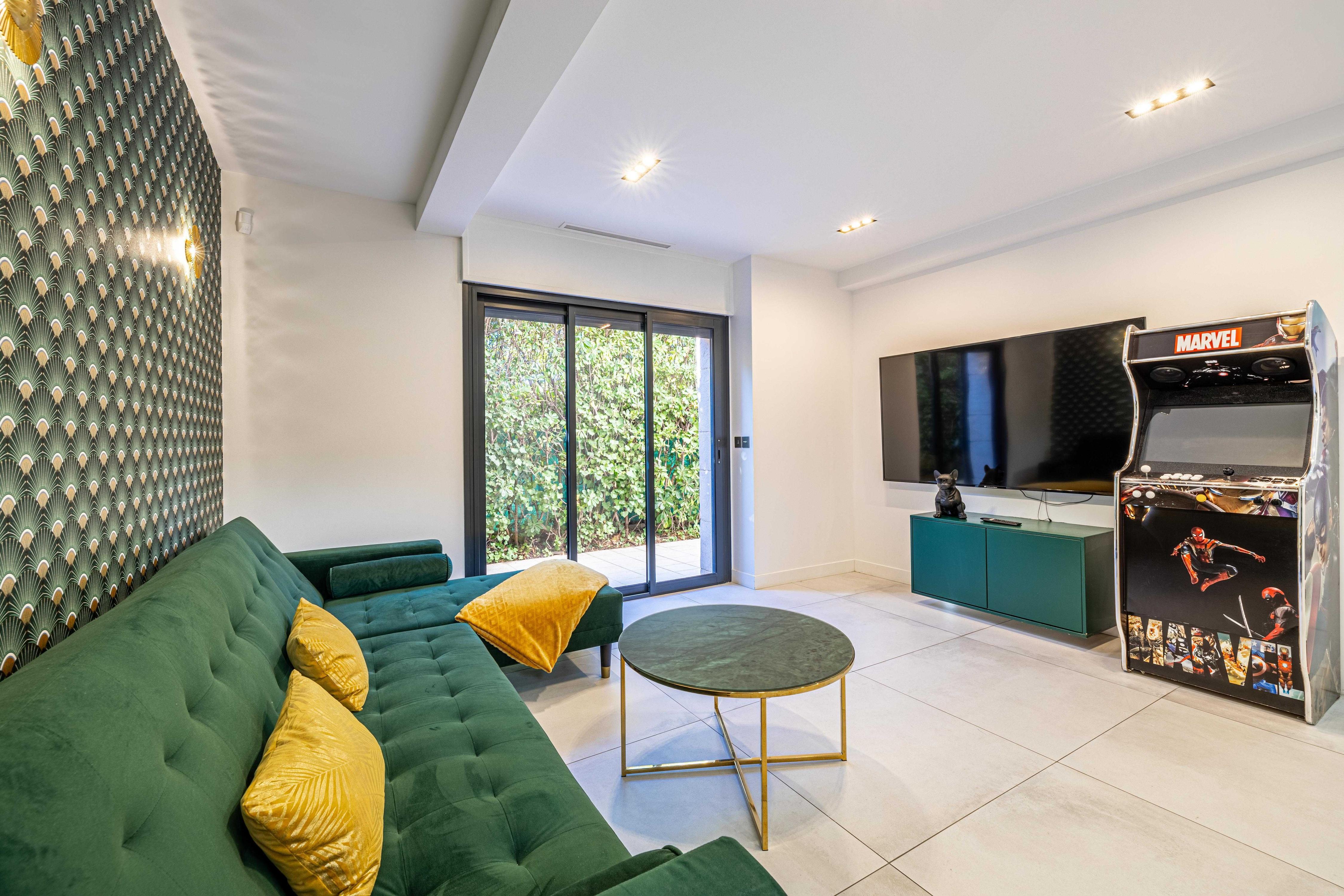 Luxurious Villa with heated pool 6BR/12p - Cannes - Tap to explore photos