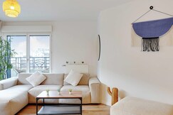 Sumptuous 3BR/6P Apartment with terrace-Near Paris