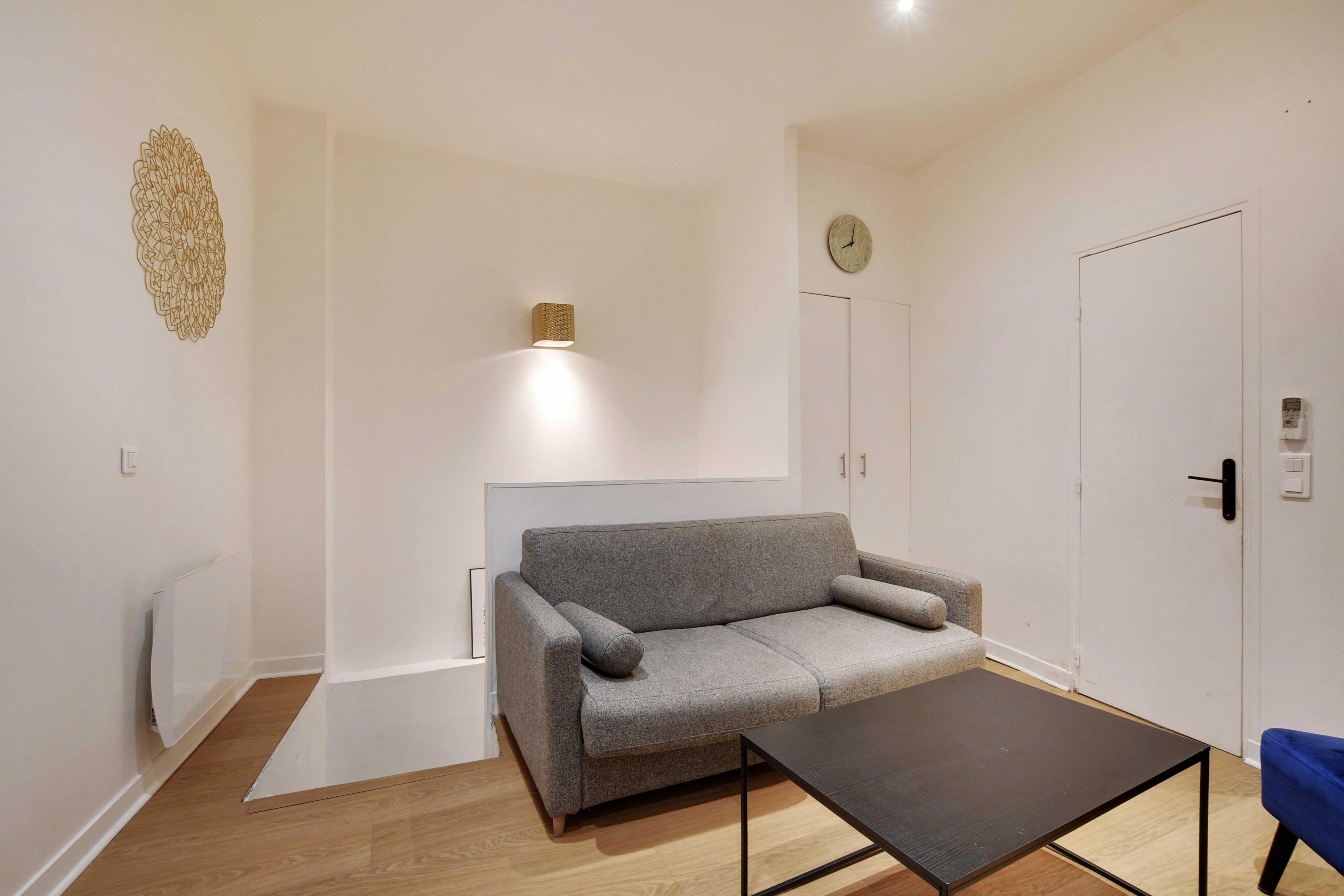 Elegant Apartment 2BD/6P Hotel de Ville - Tap to explore photos