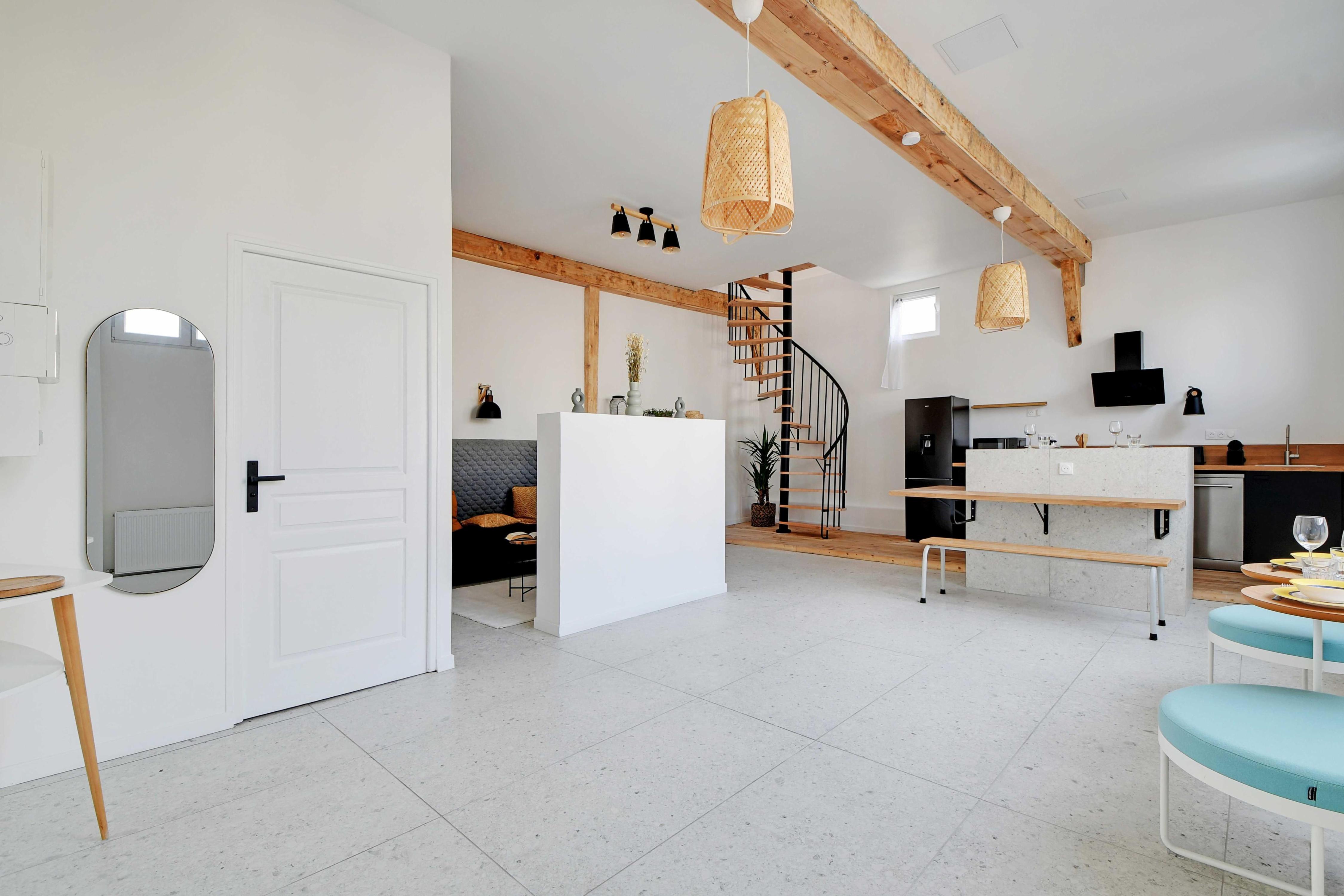 Modern Loft - 2BR/4P- Saint-Ouen-sur-Seine - Tap to explore photos