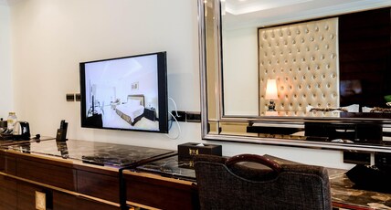 LK Grand Empire Room Type - One Bedroom Suite with bathtub LK Grand Empire Room Type - One Bedroom Suite with bathtub