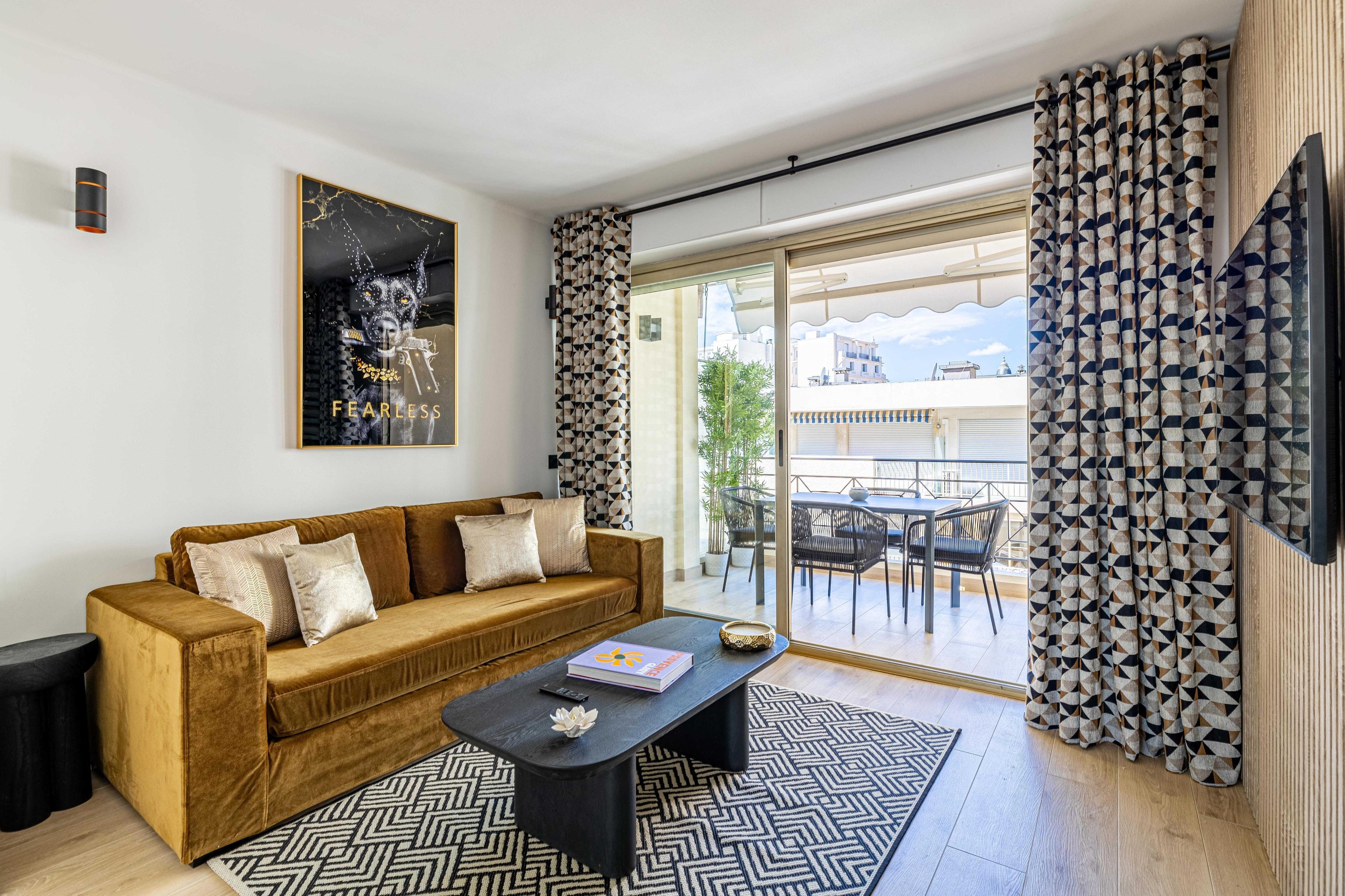 Harmony with private terrace - near Croisette - Tap to explore photos