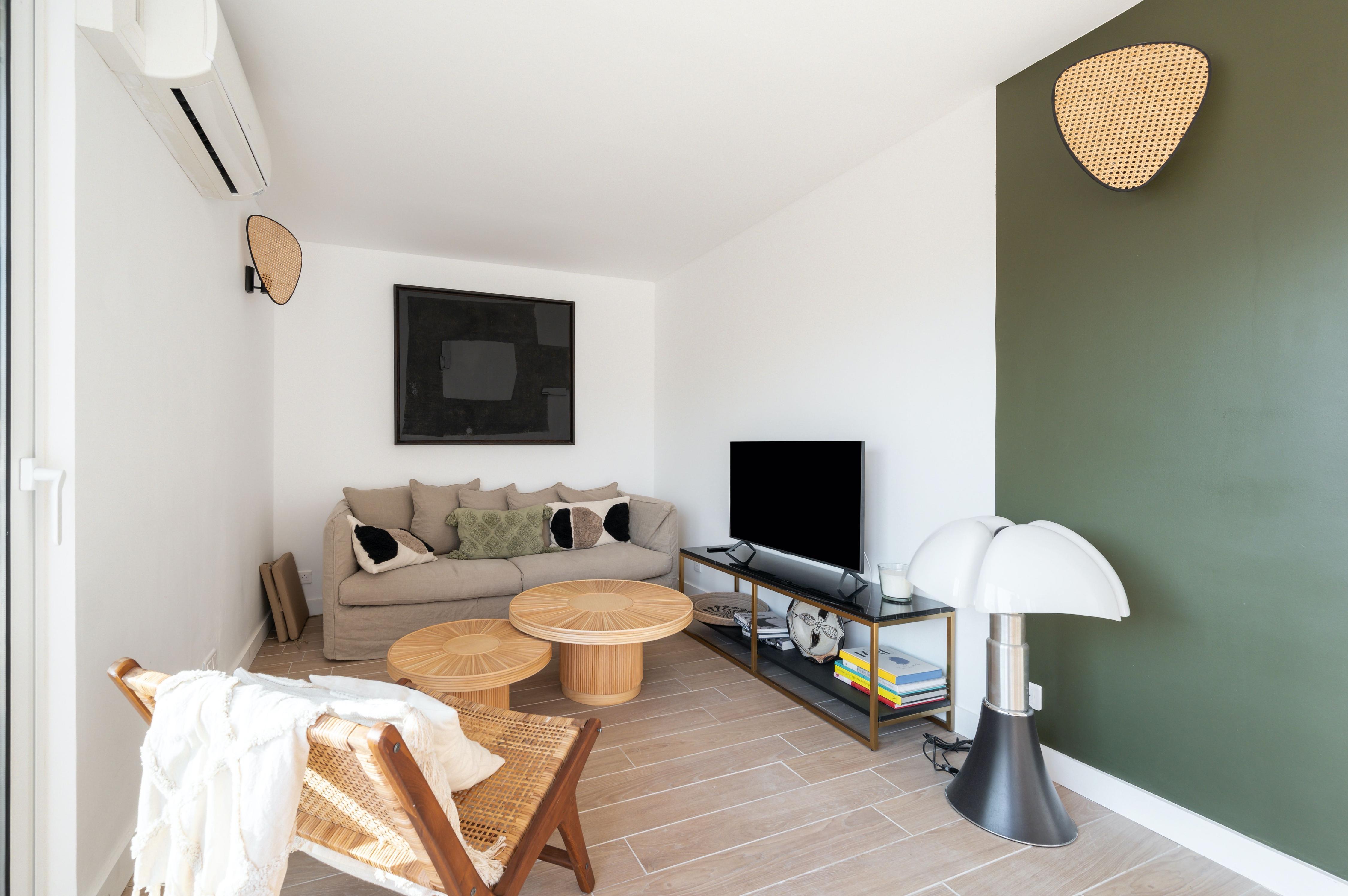 Beautiful flat with terrace - Carre d'Or Cannes - Tap to explore photos