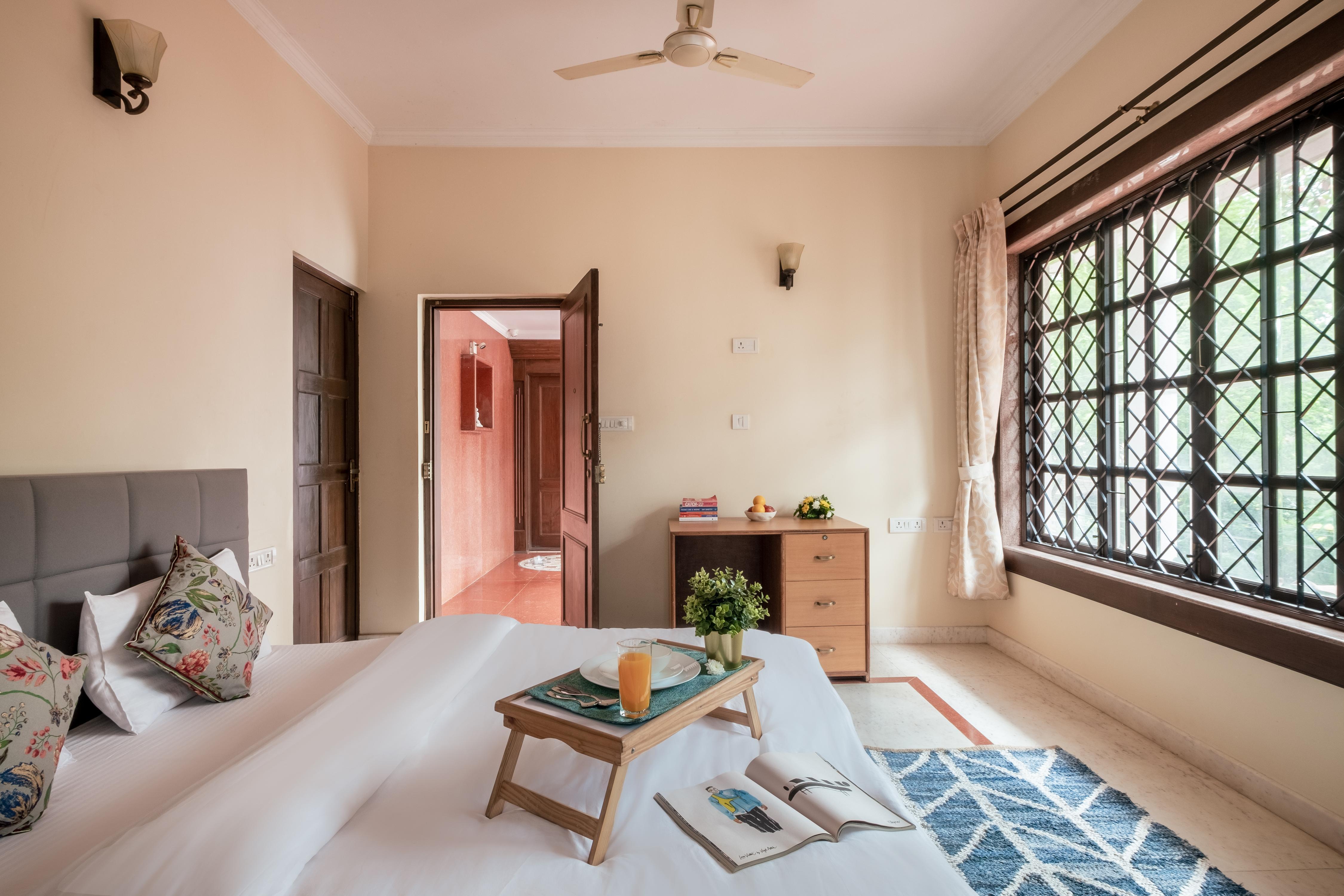 Staymaster LuxeHorizon Spacious 8 BHK Dona Paula - Tap to explore photos